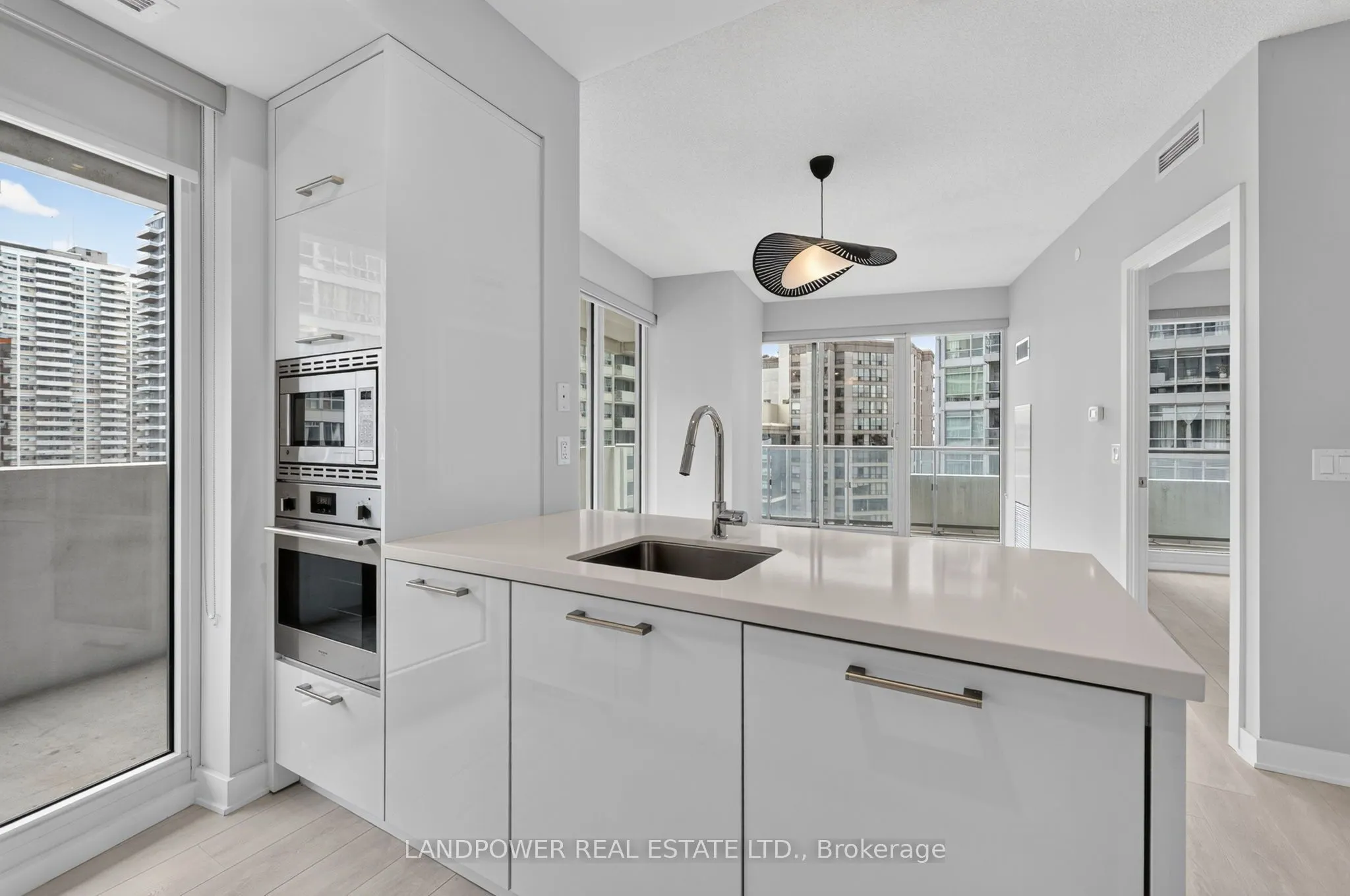2221 Yonge Street #803