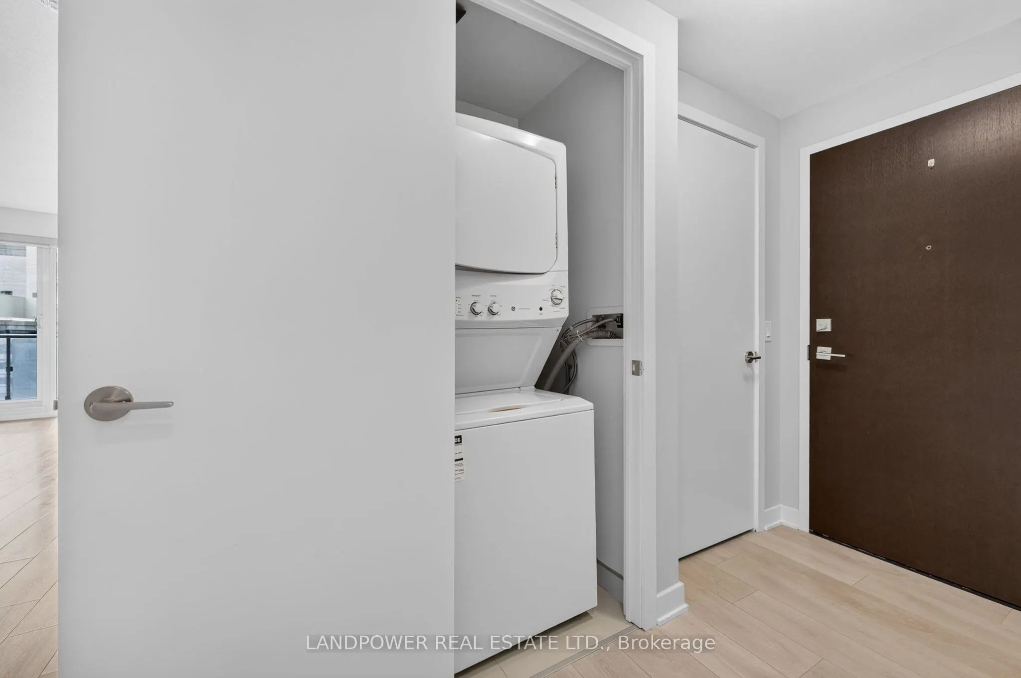 2221 Yonge Street #803