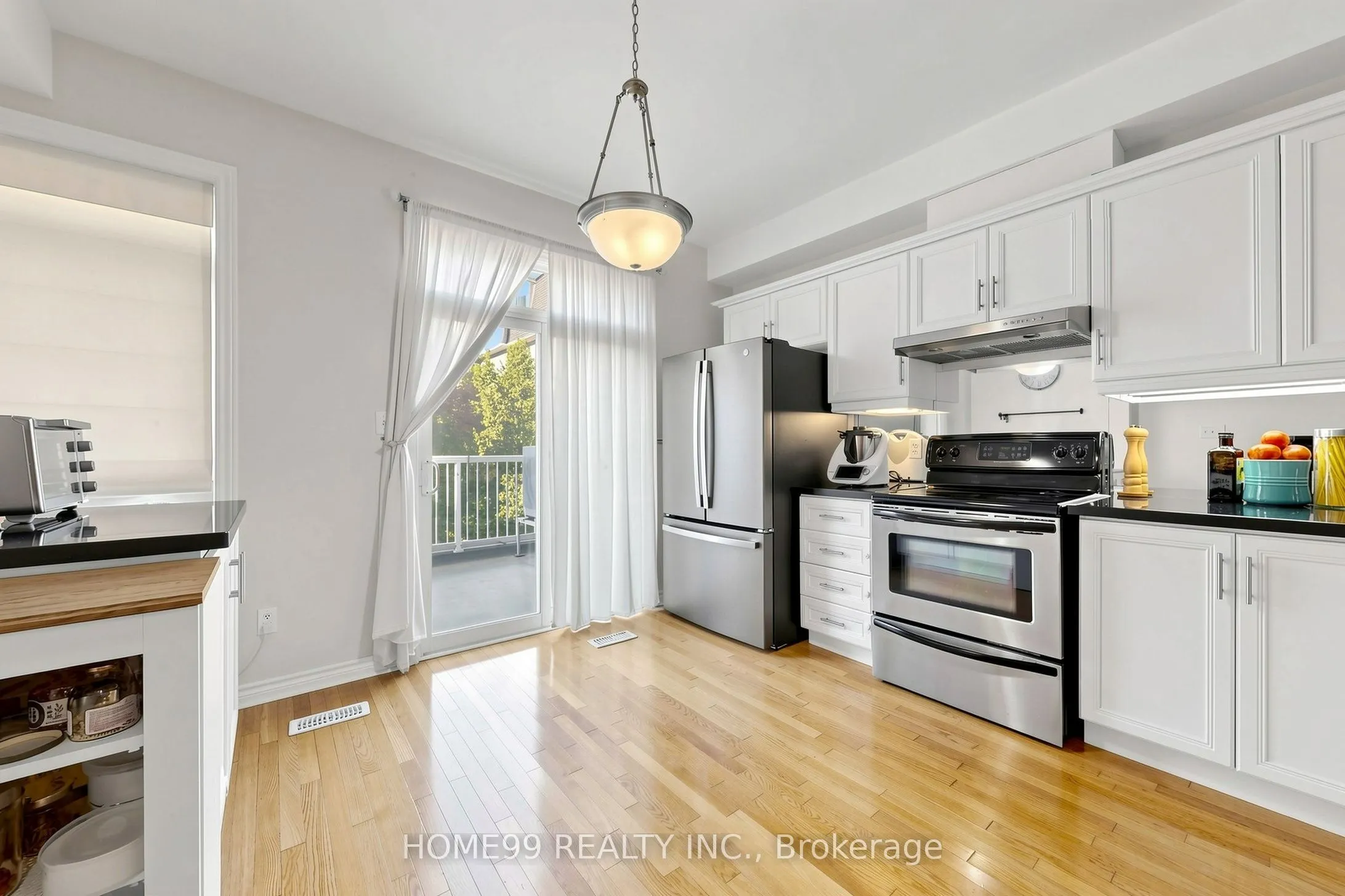 136A Finch Avenue W