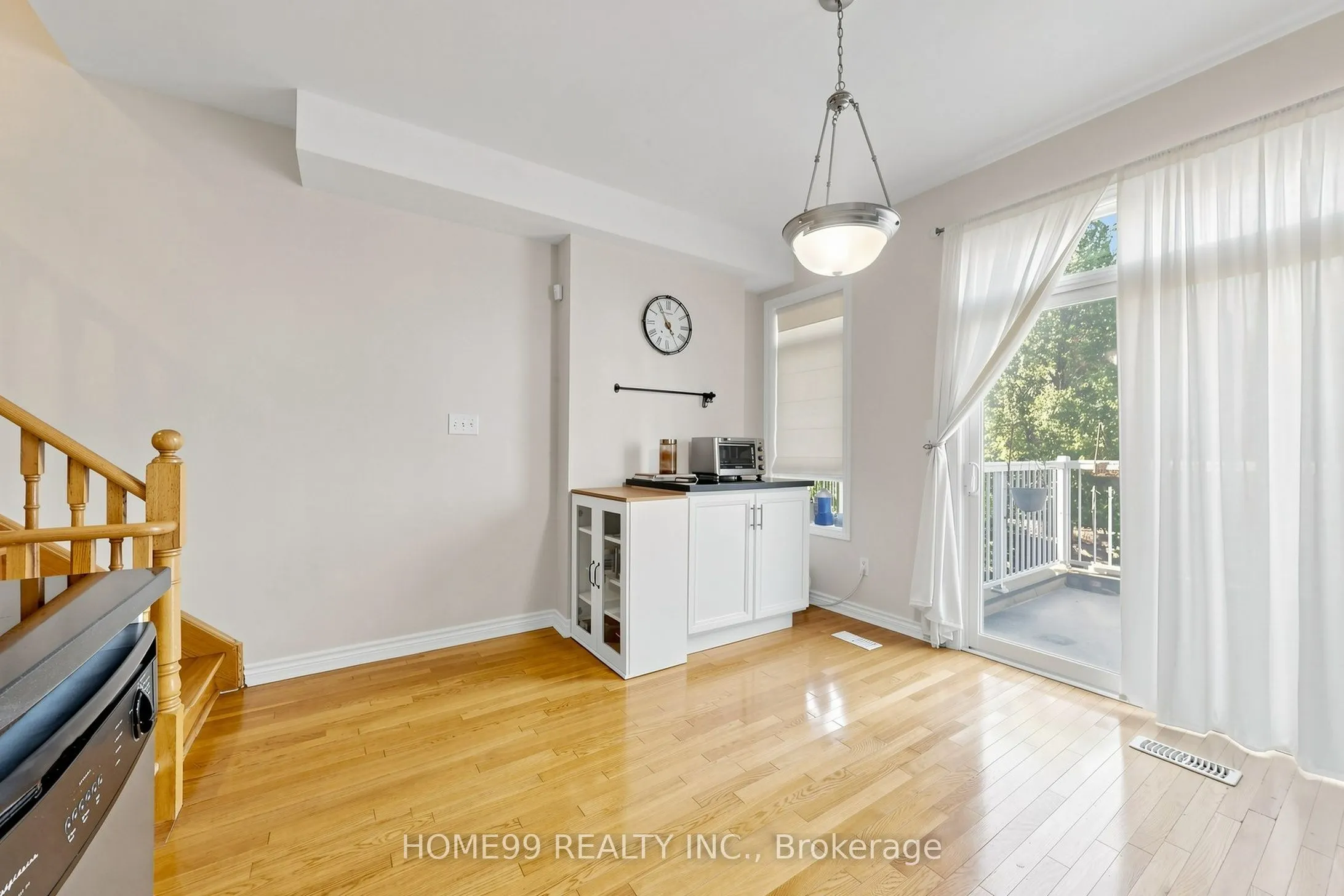 136A Finch Avenue W