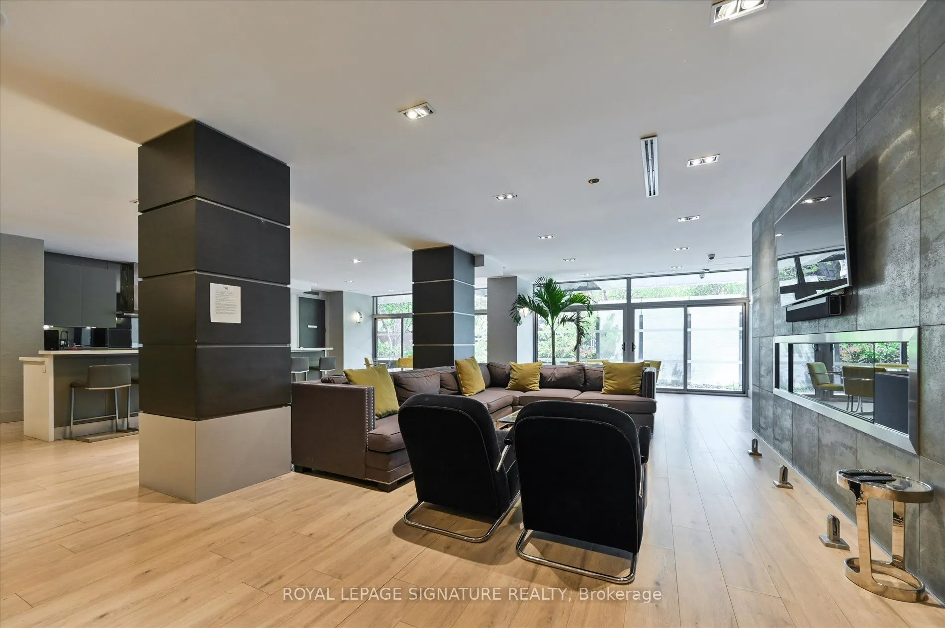 399 Adelaide Street W #420