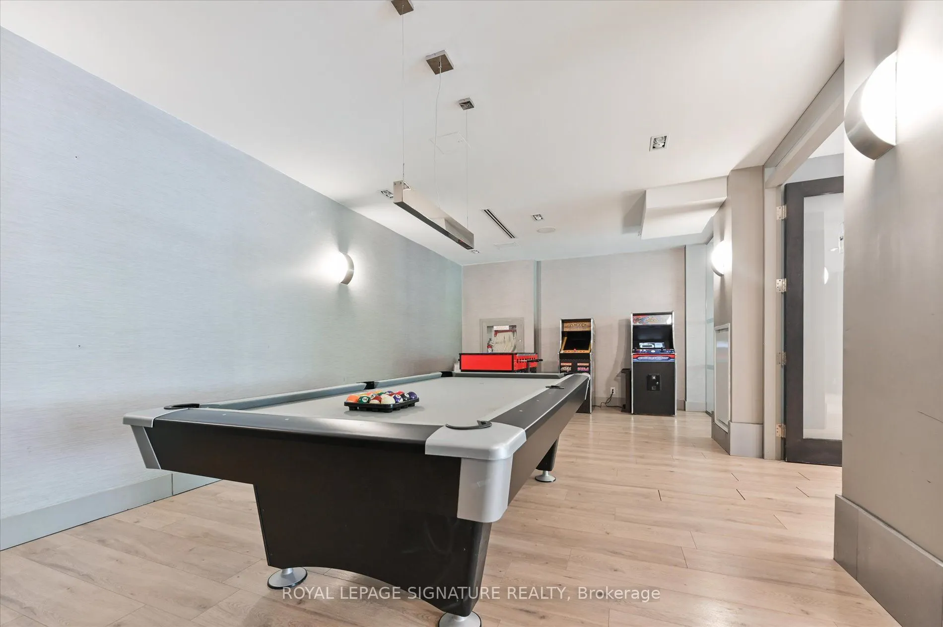 399 Adelaide Street W #420