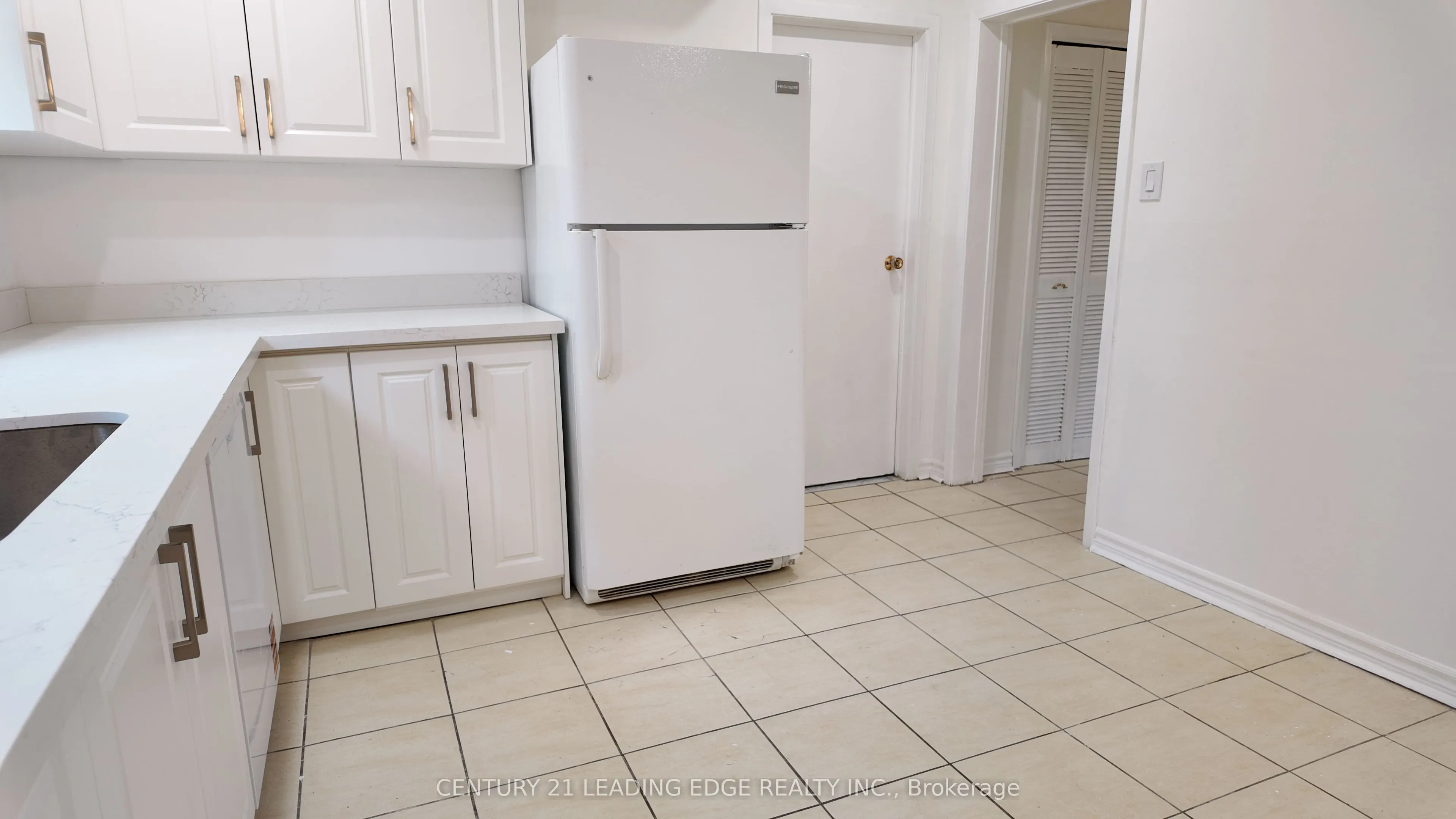 39 Waddington Crescent