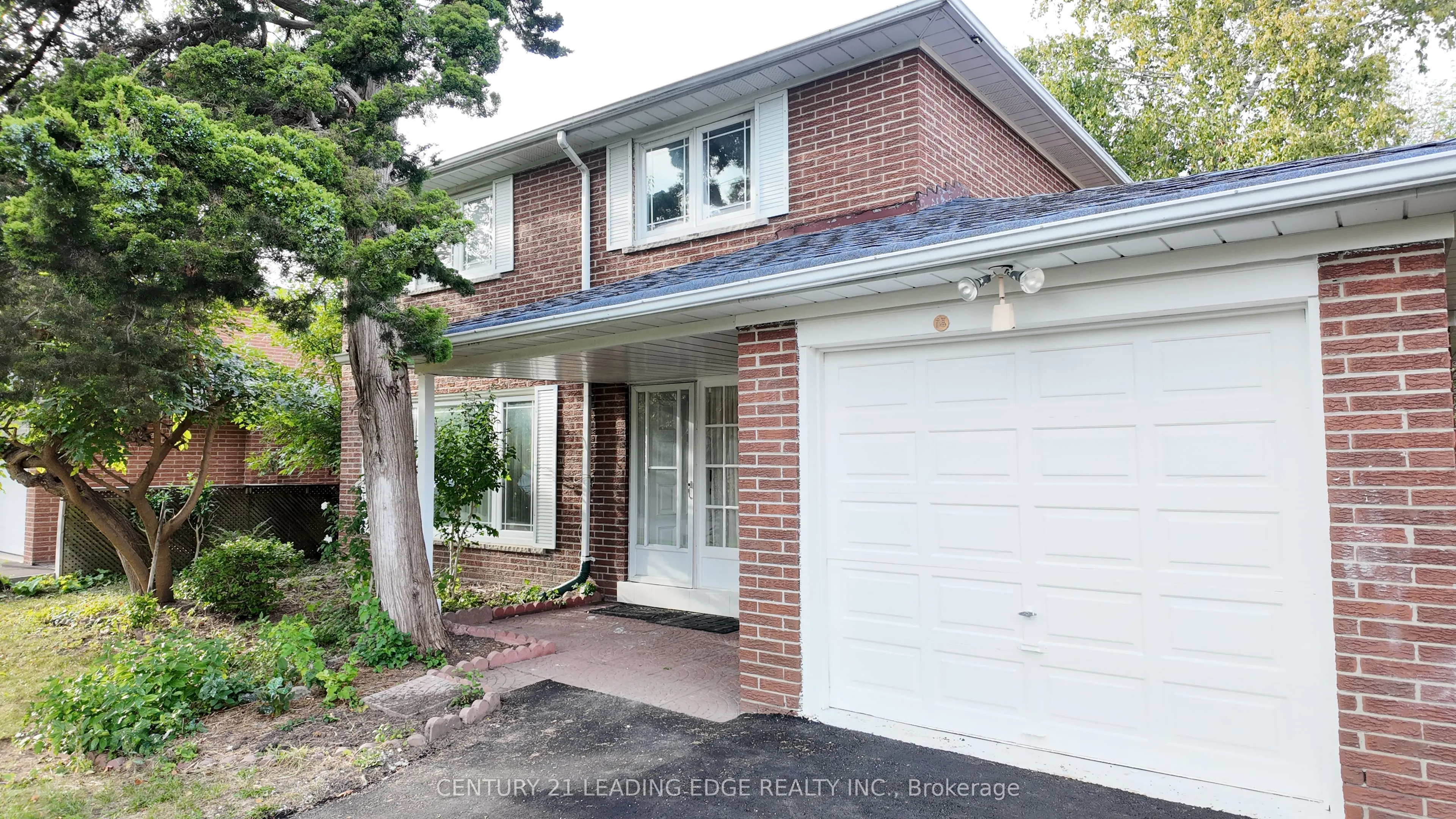 39 Waddington Crescent