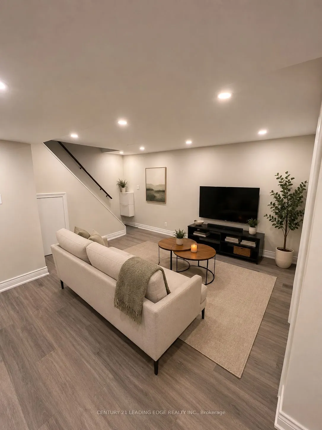 39 Waddington Crescent