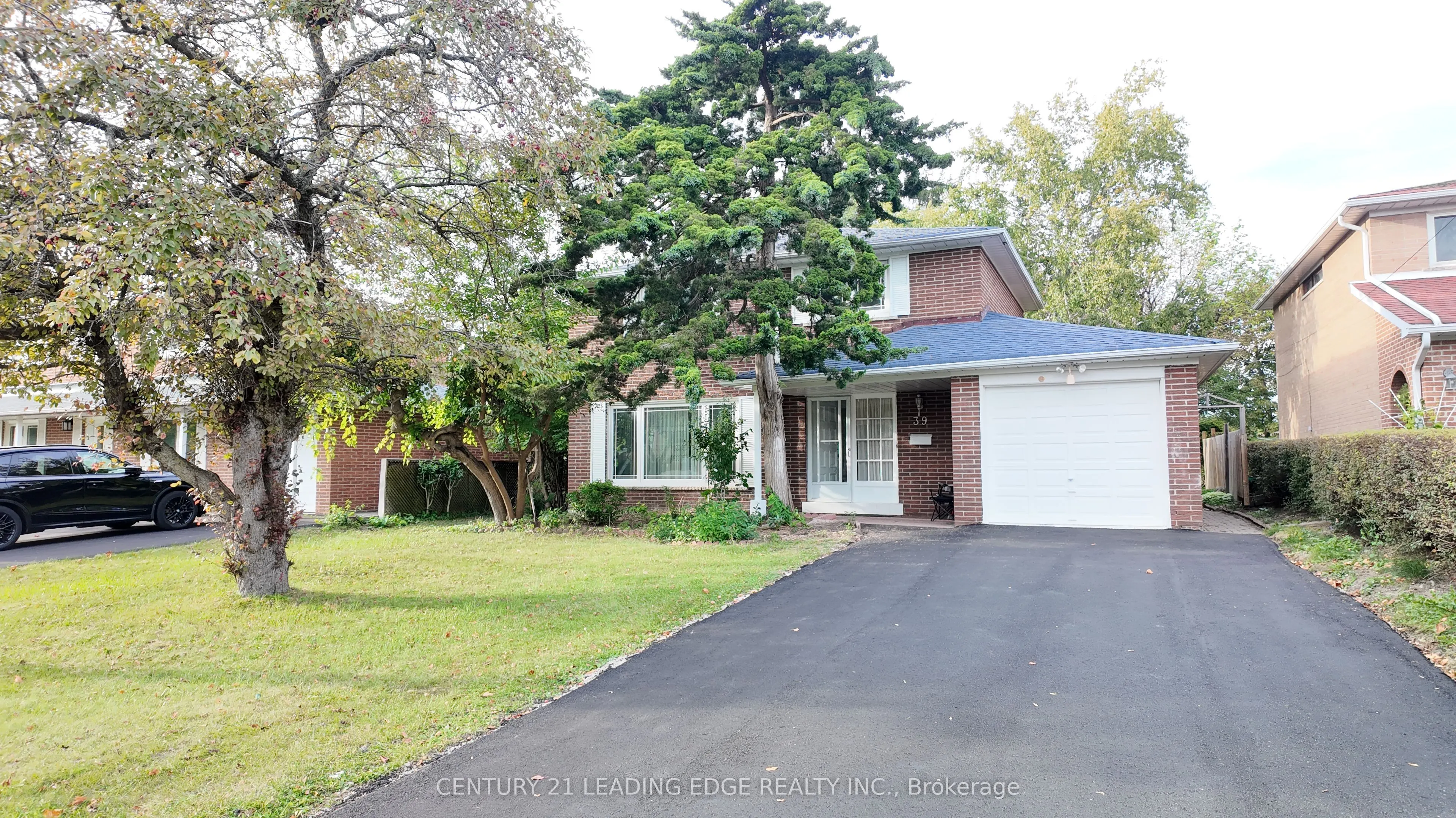 39 Waddington Crescent