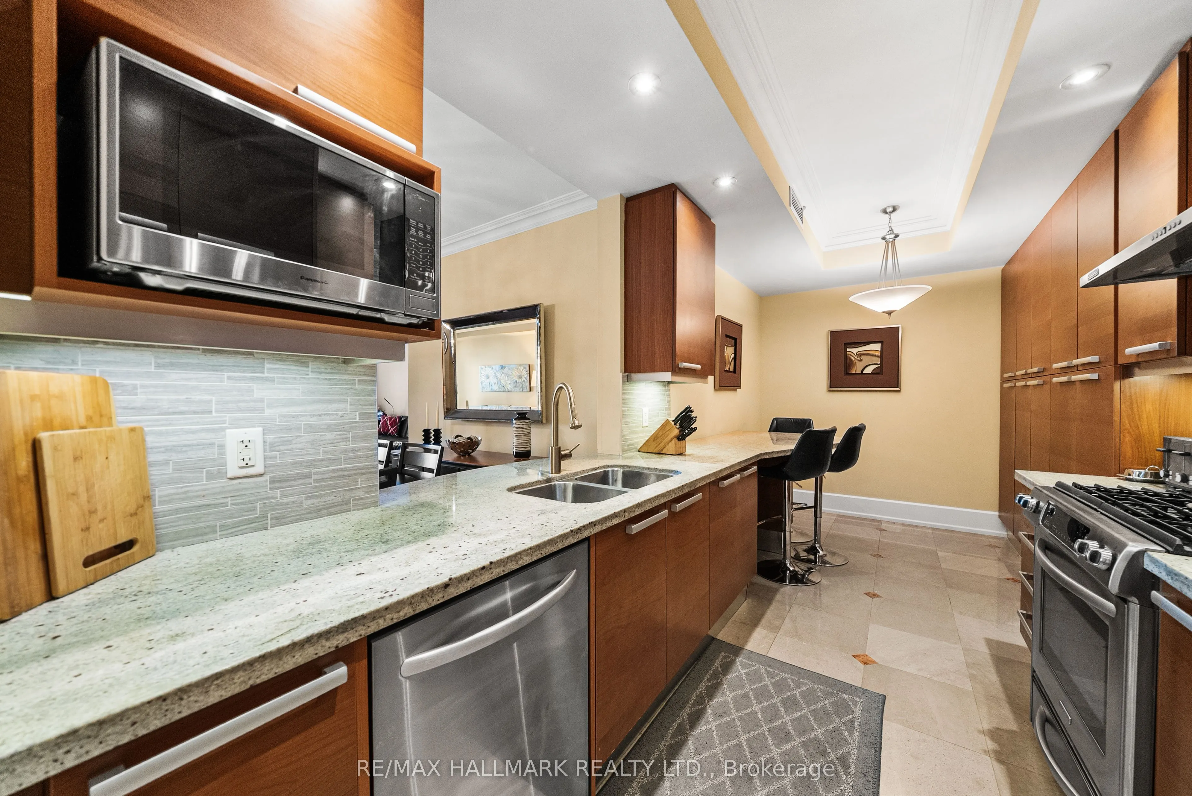 662 Sheppard Avenue E #807C