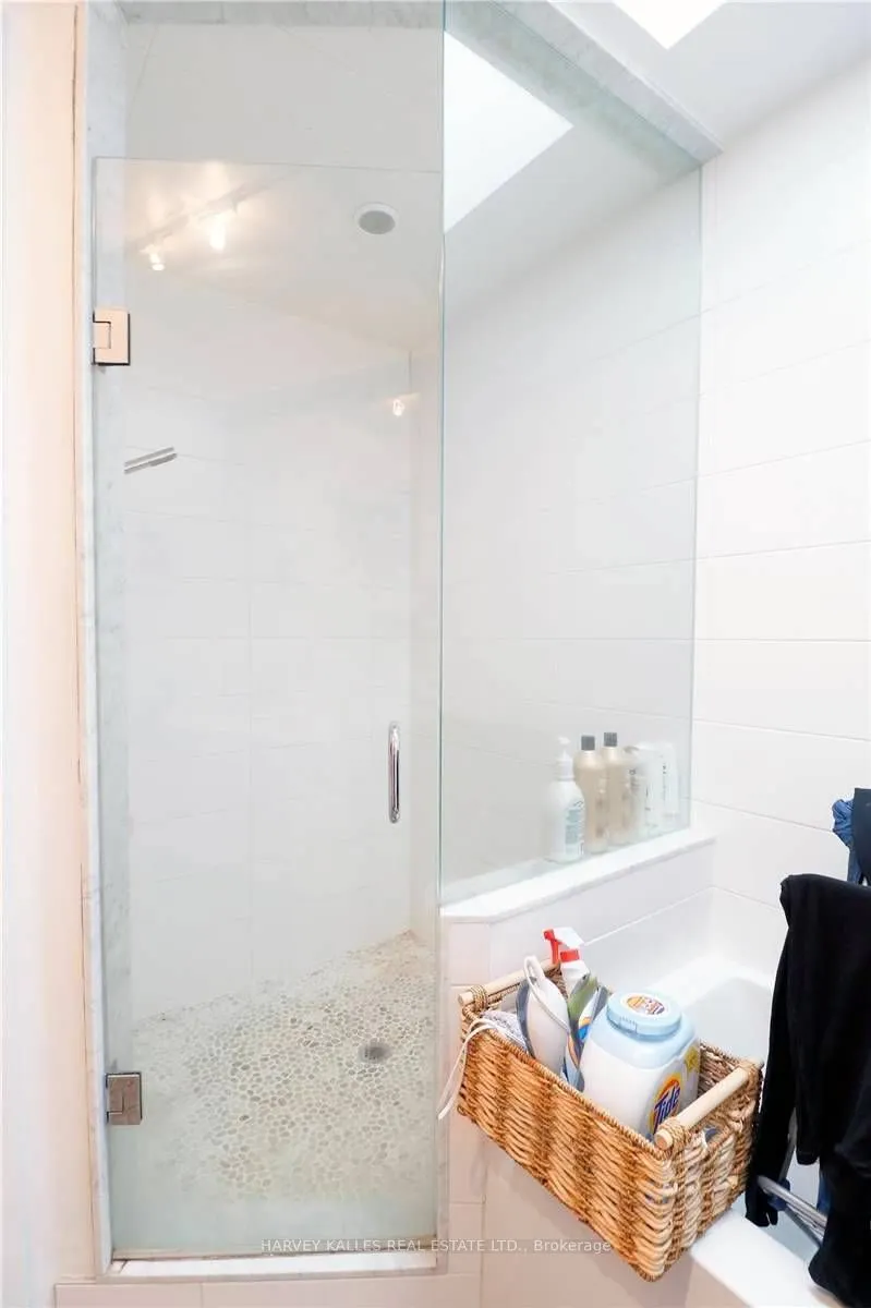 214 Bathurst Street #PH3A