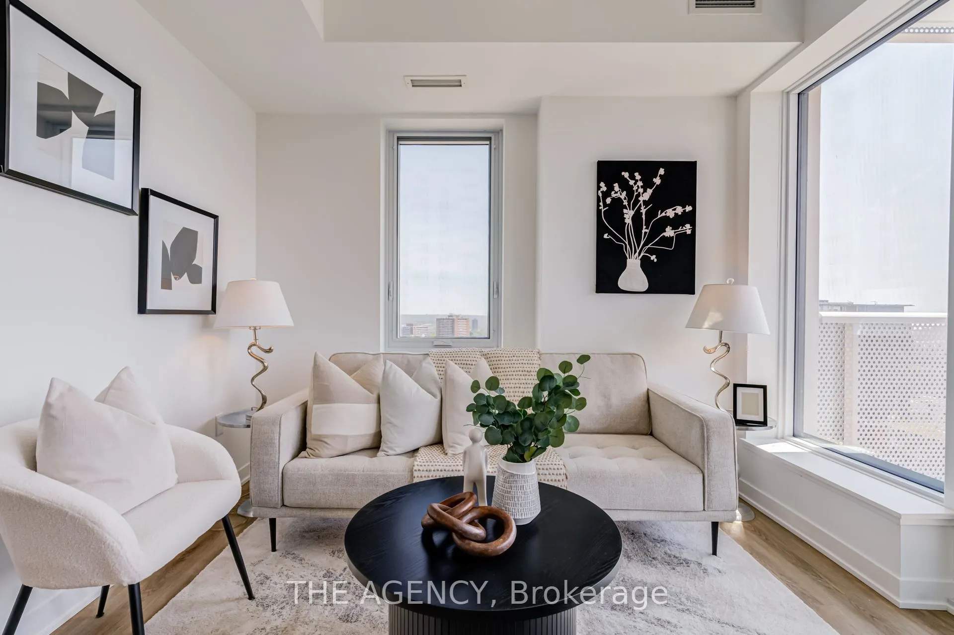 10 Oak Street #2403