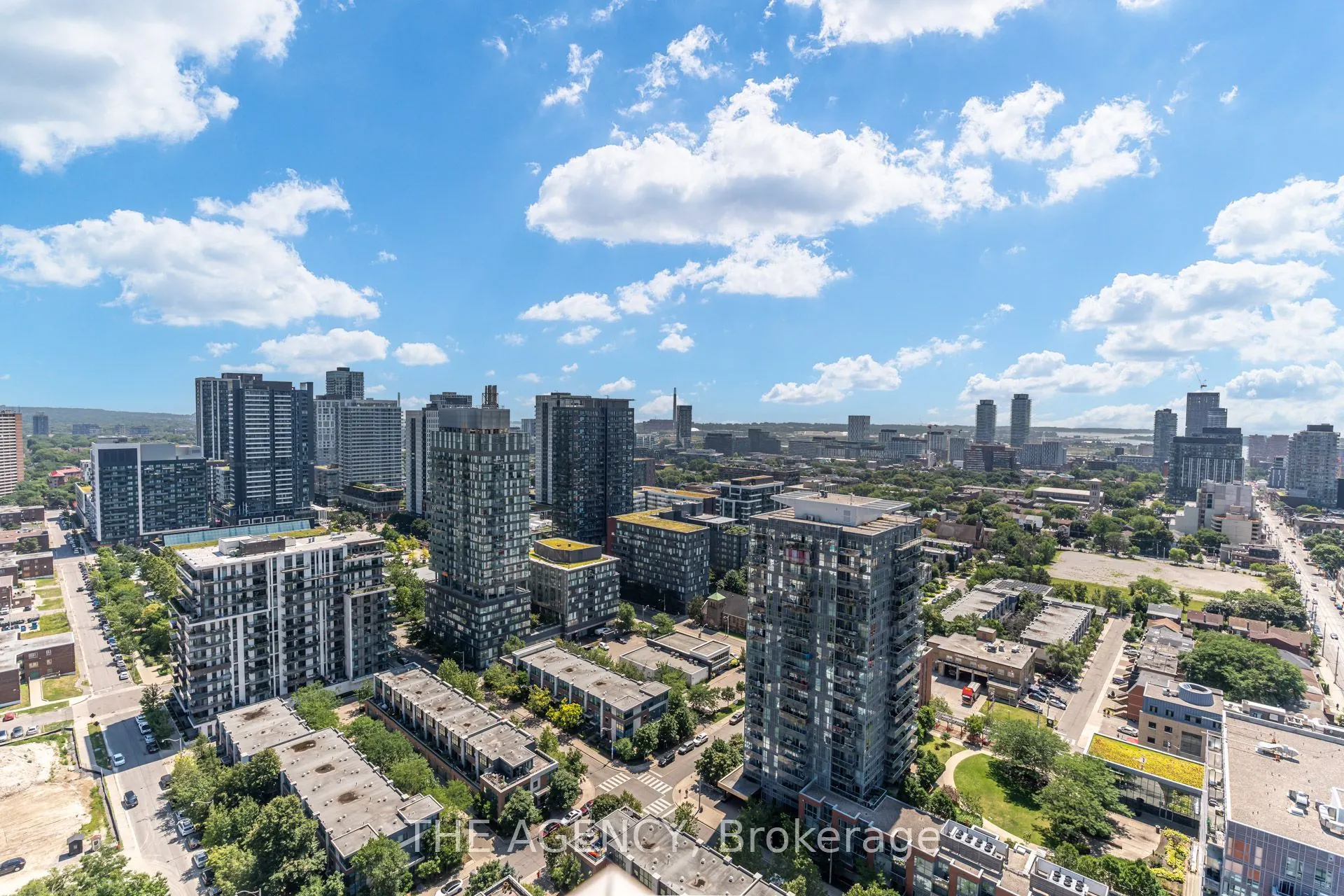 10 Oak Street #2403