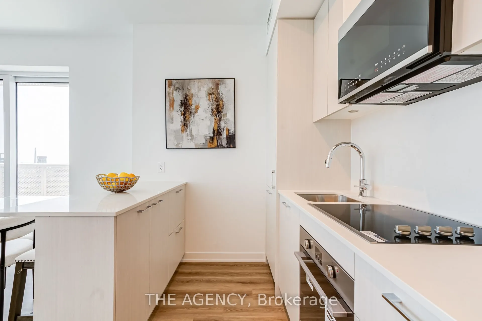 10 Oak Street #2403