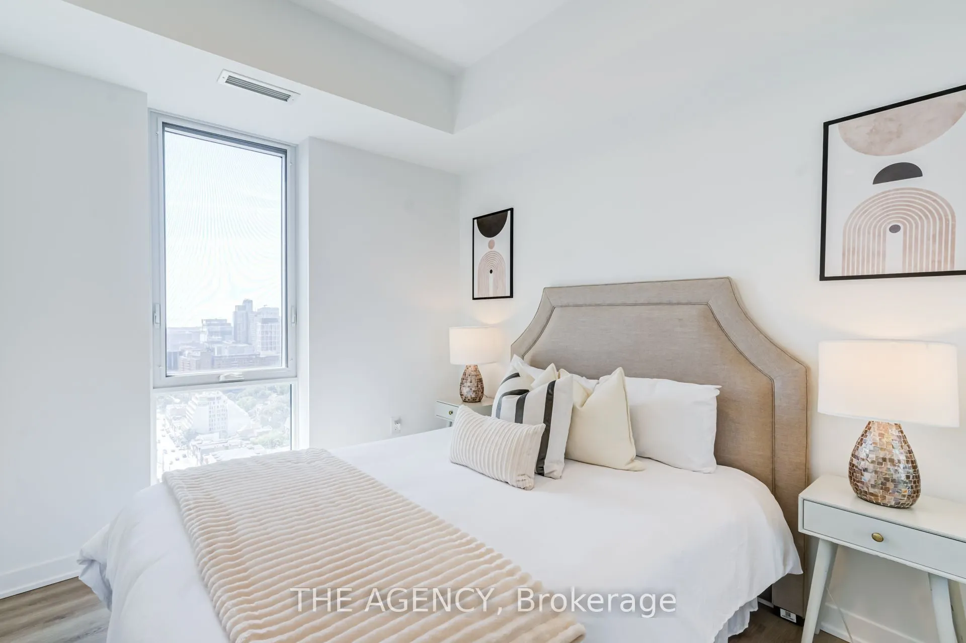 10 Oak Street #2403