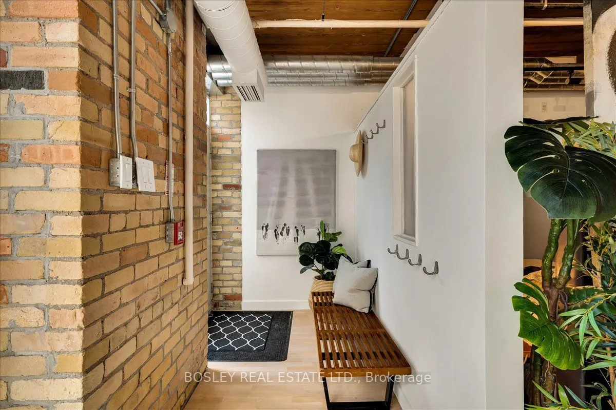 955 Queen Street W #116
