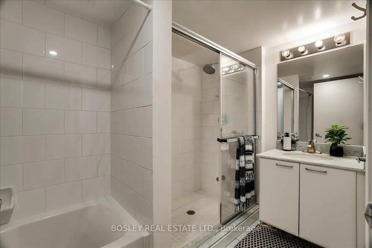 955 Queen Street W #116