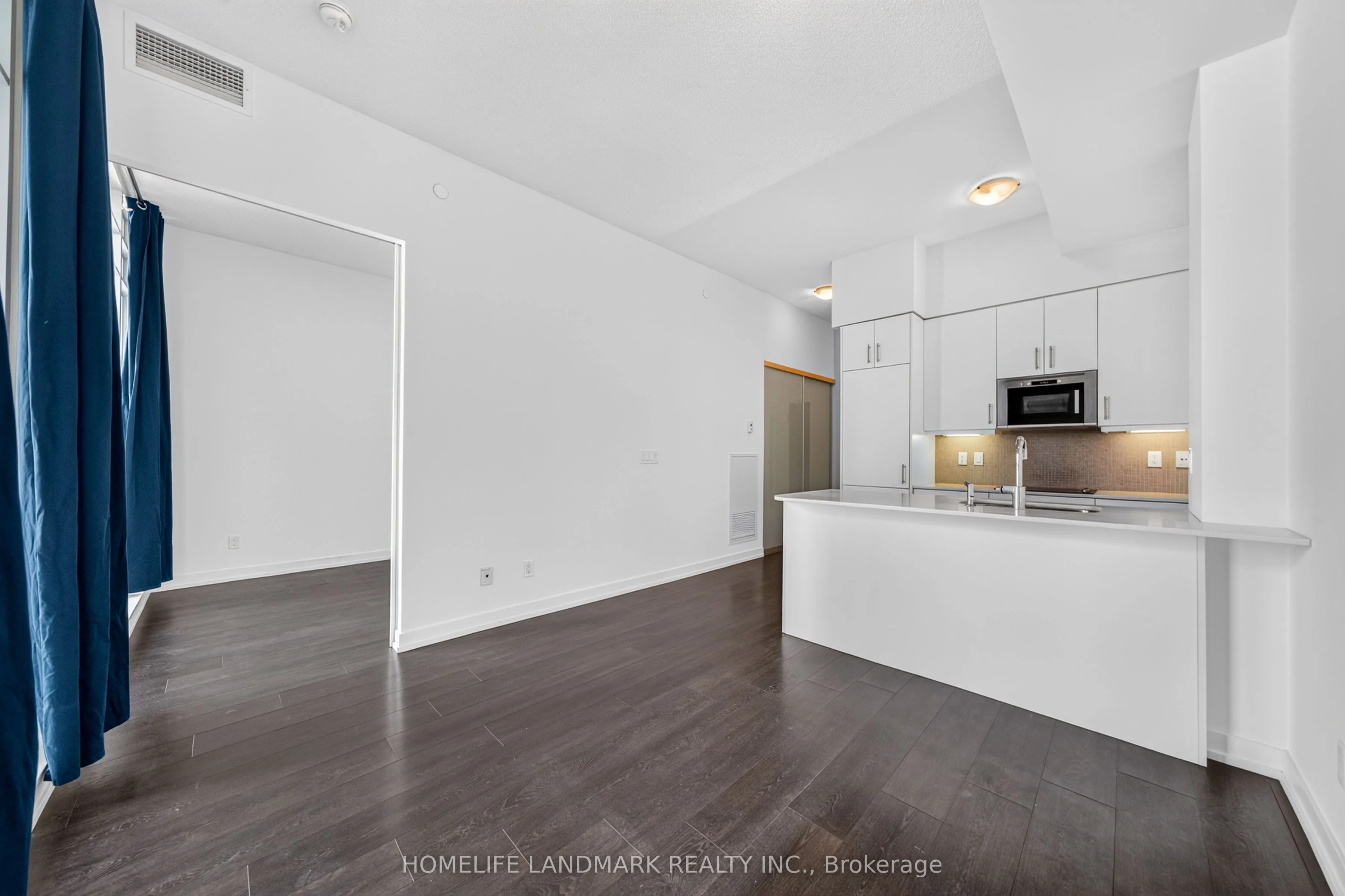 297 College Street #705
