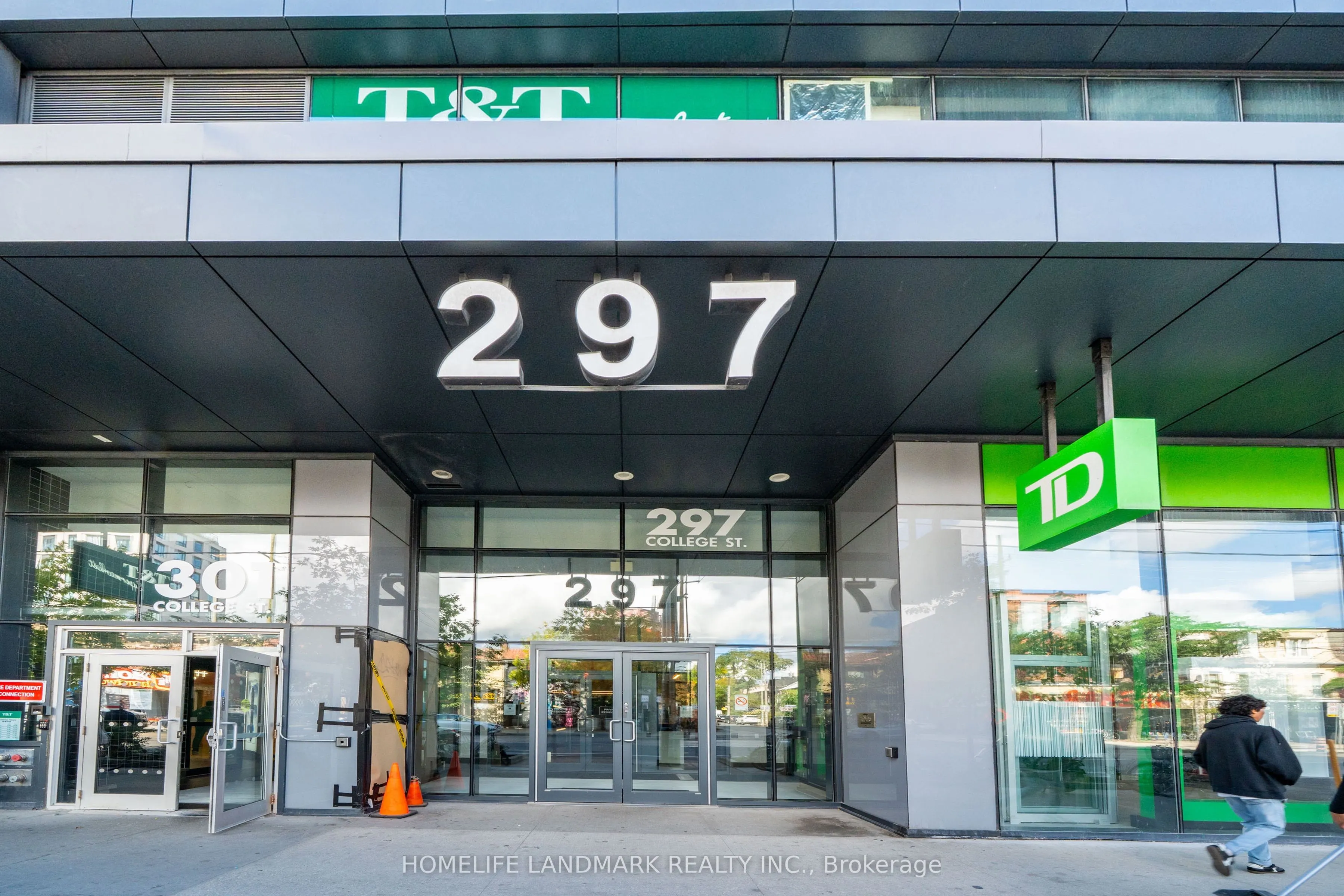 297 College Street #705