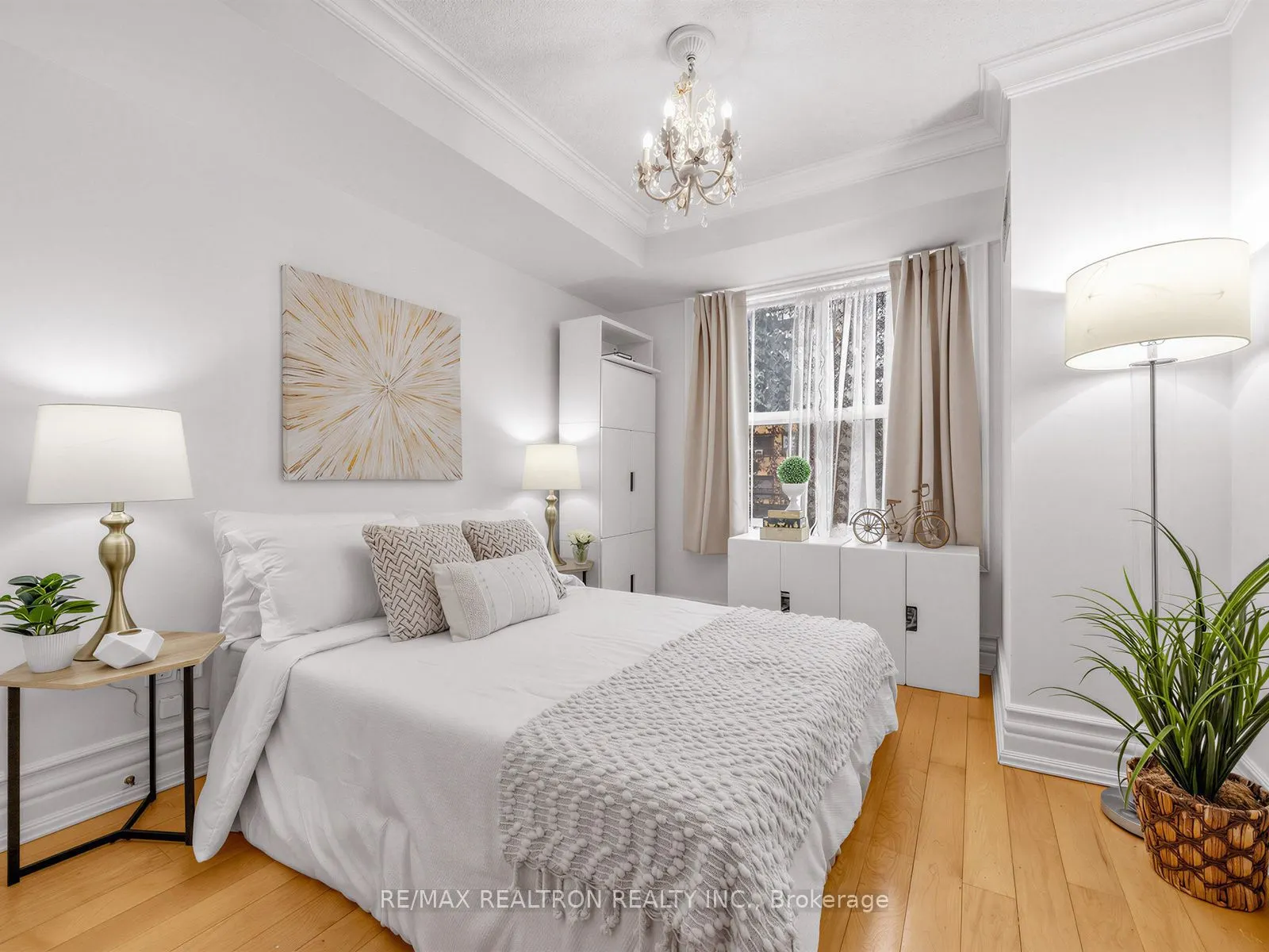 800 Spadina Road #302