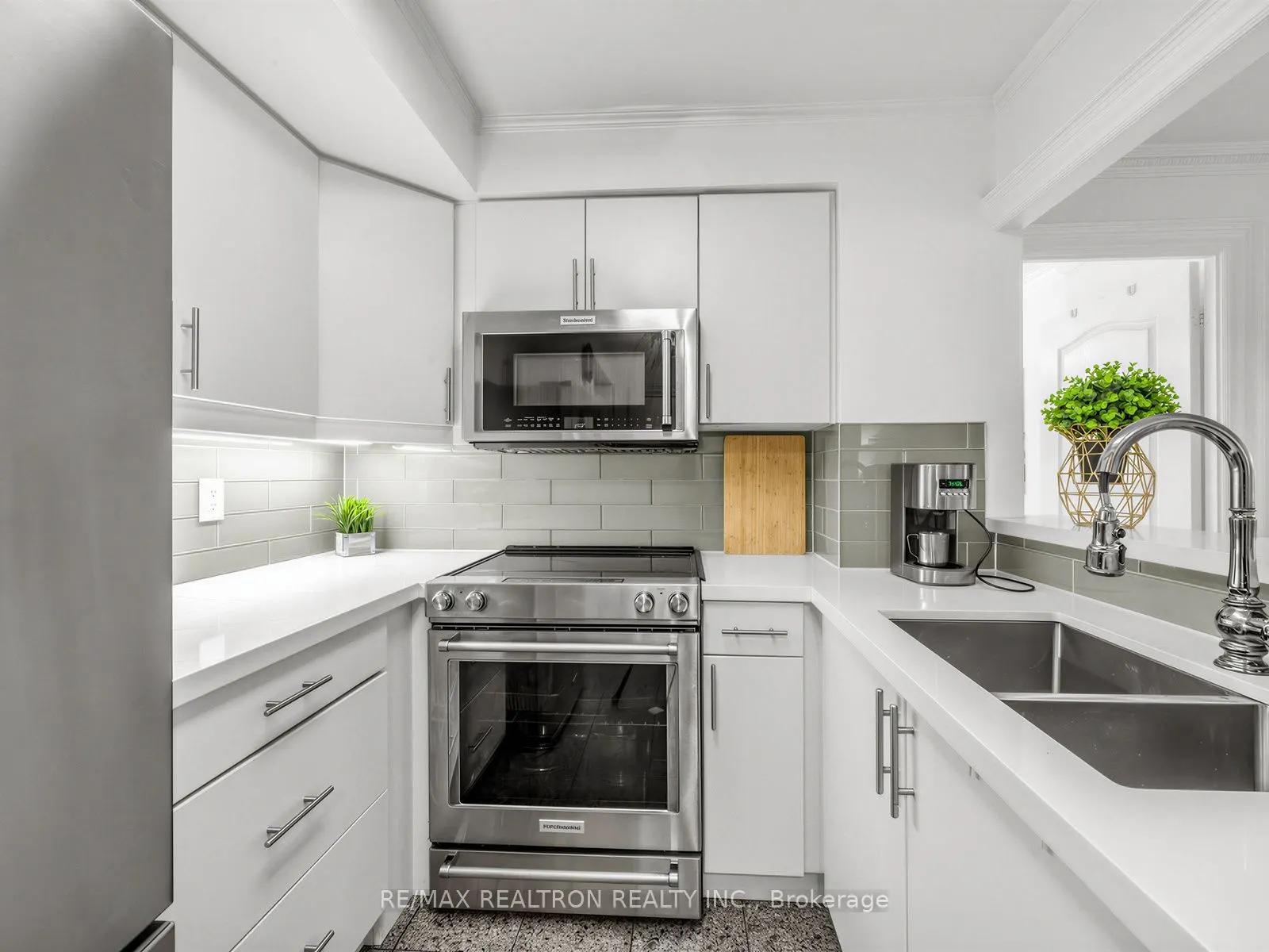 800 Spadina Road #302