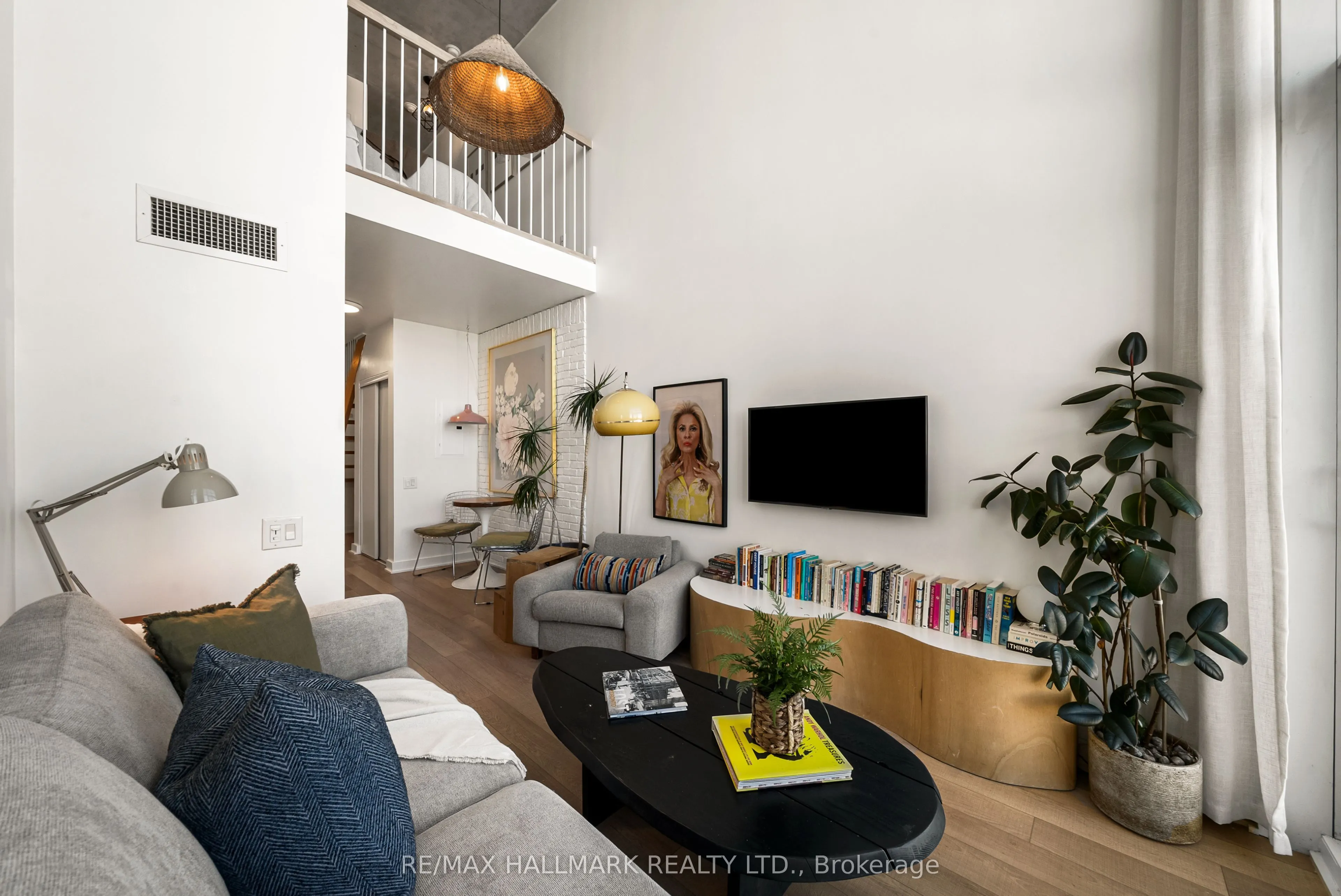 5 Hanna Avenue #617