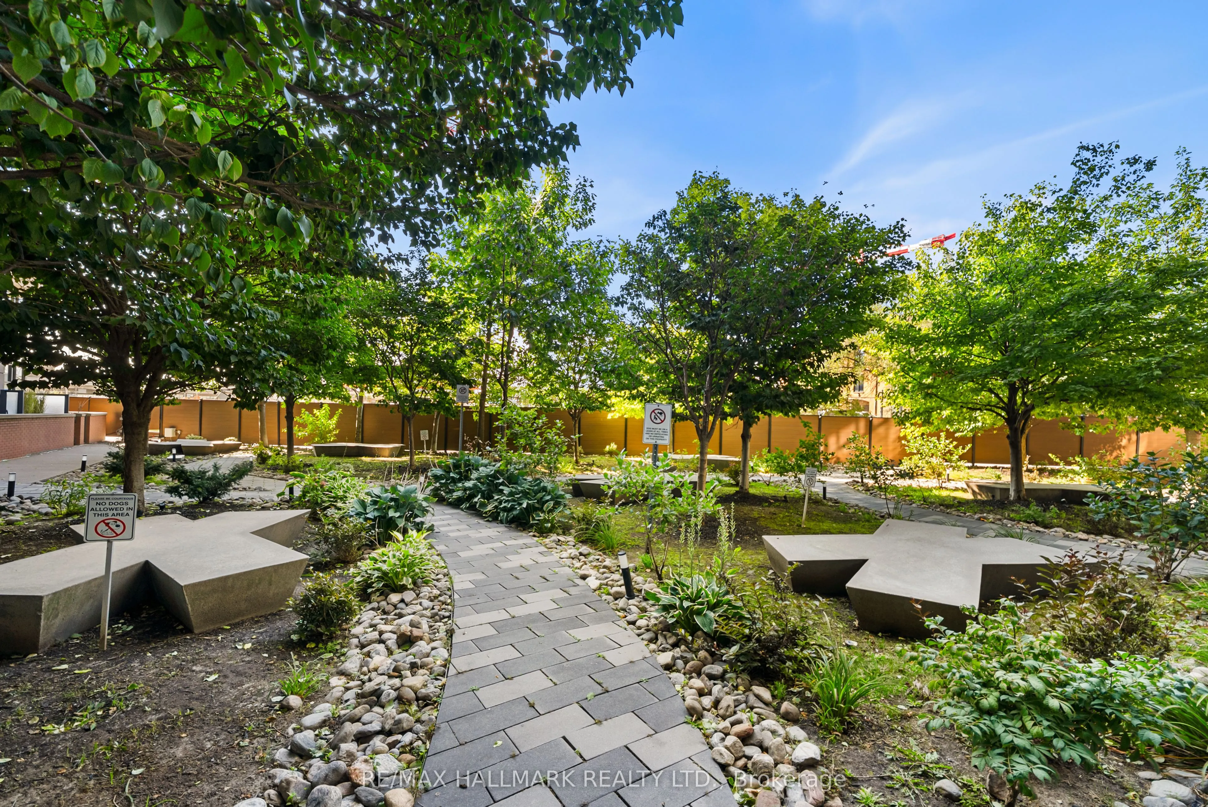 5 Hanna Avenue #617