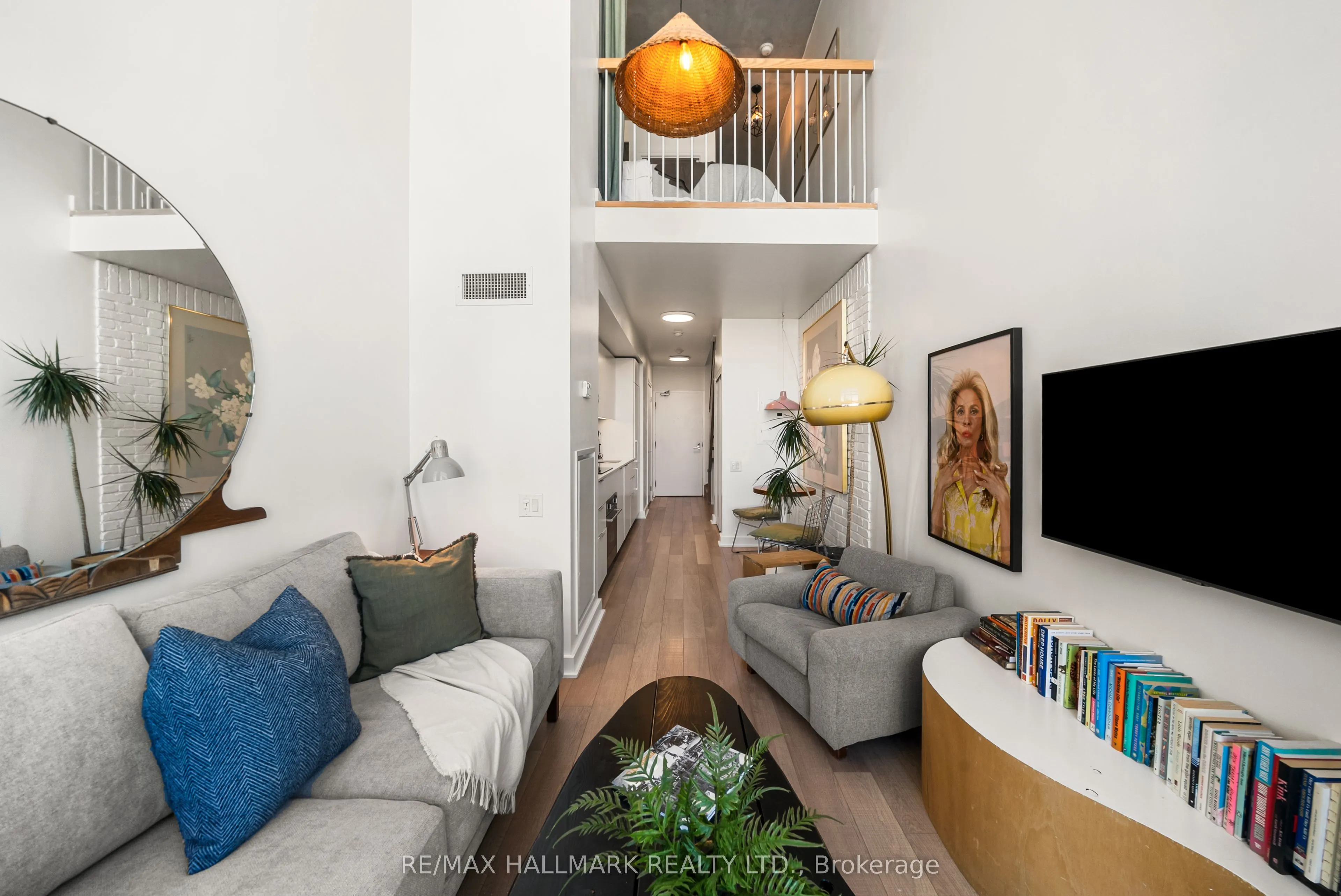 5 Hanna Avenue #617