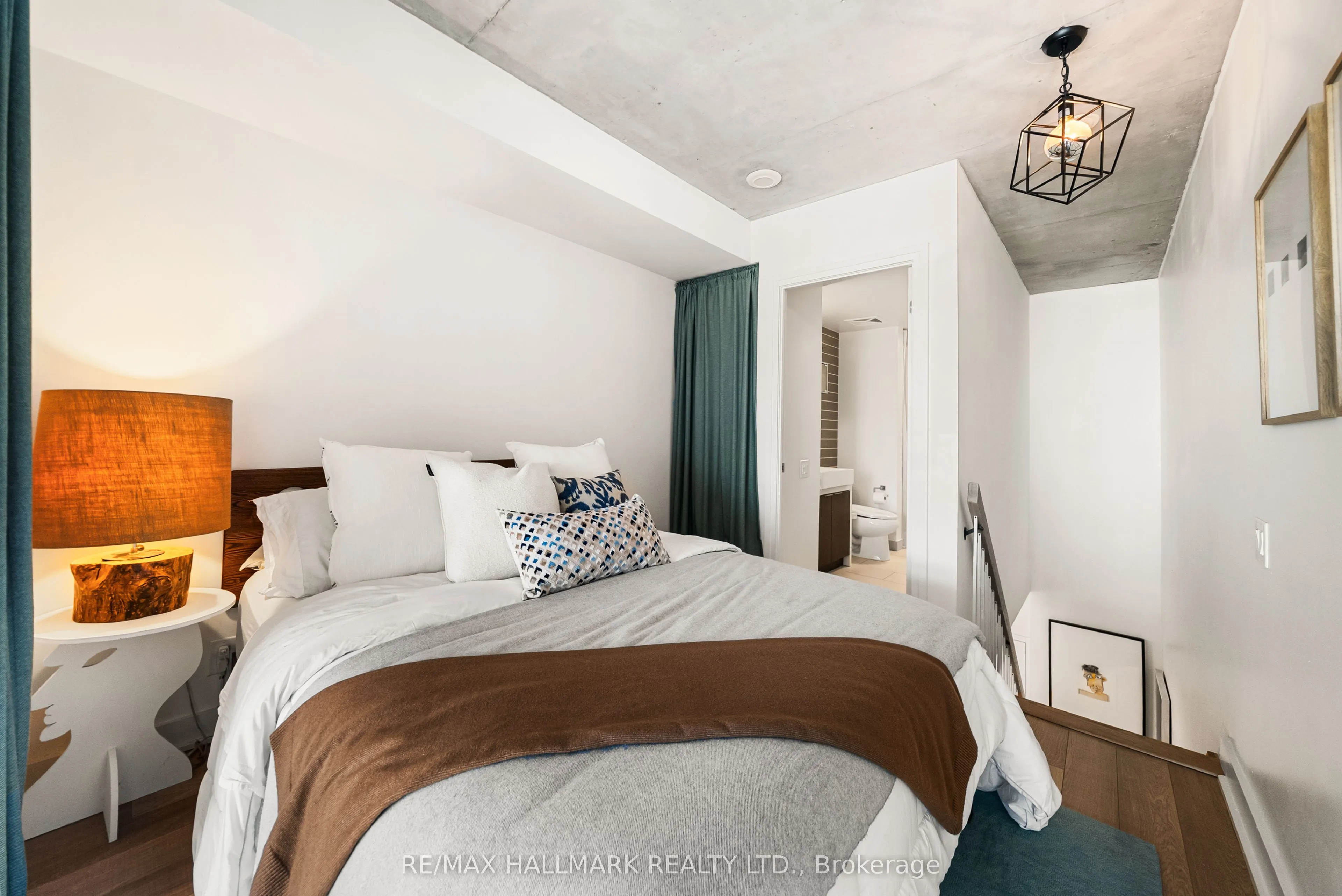 5 Hanna Avenue #617