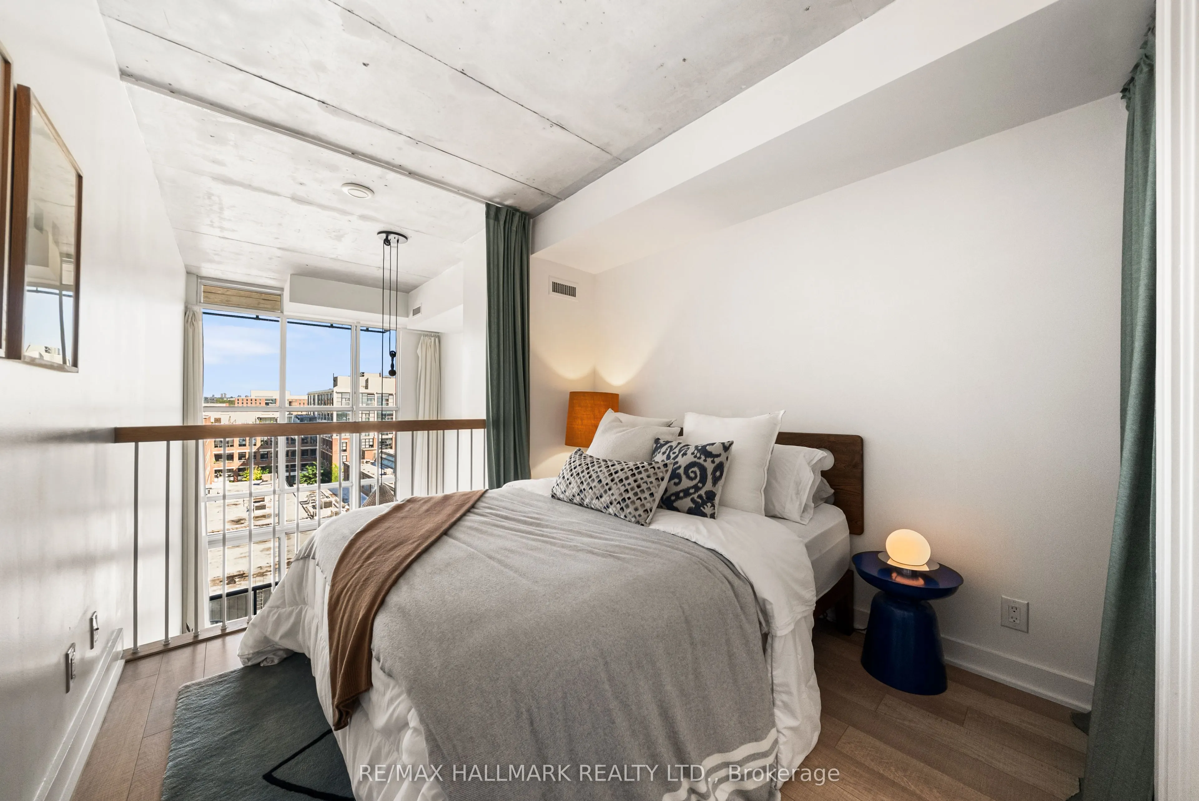 5 Hanna Avenue #617