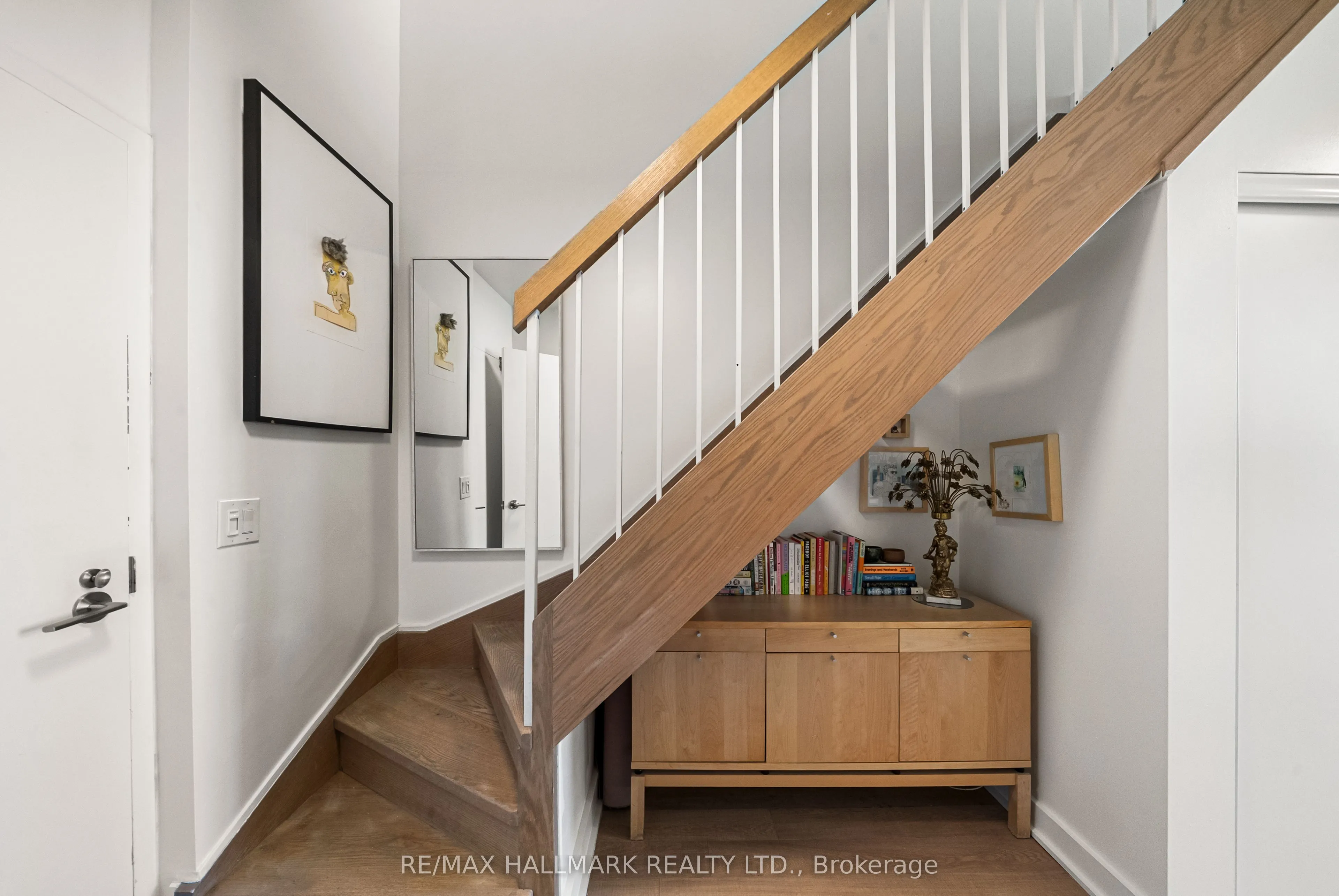 5 Hanna Avenue #617