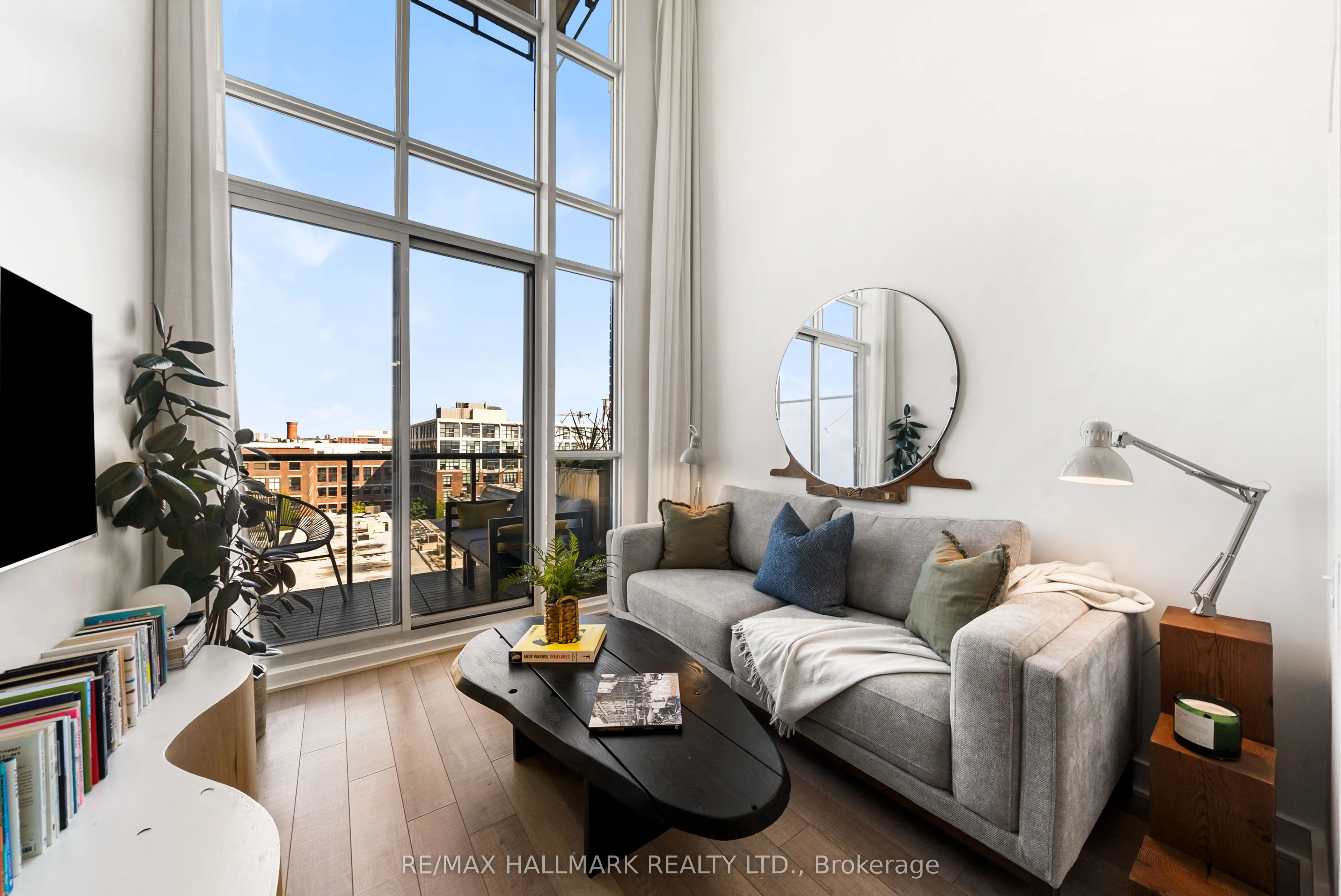 5 Hanna Avenue #617