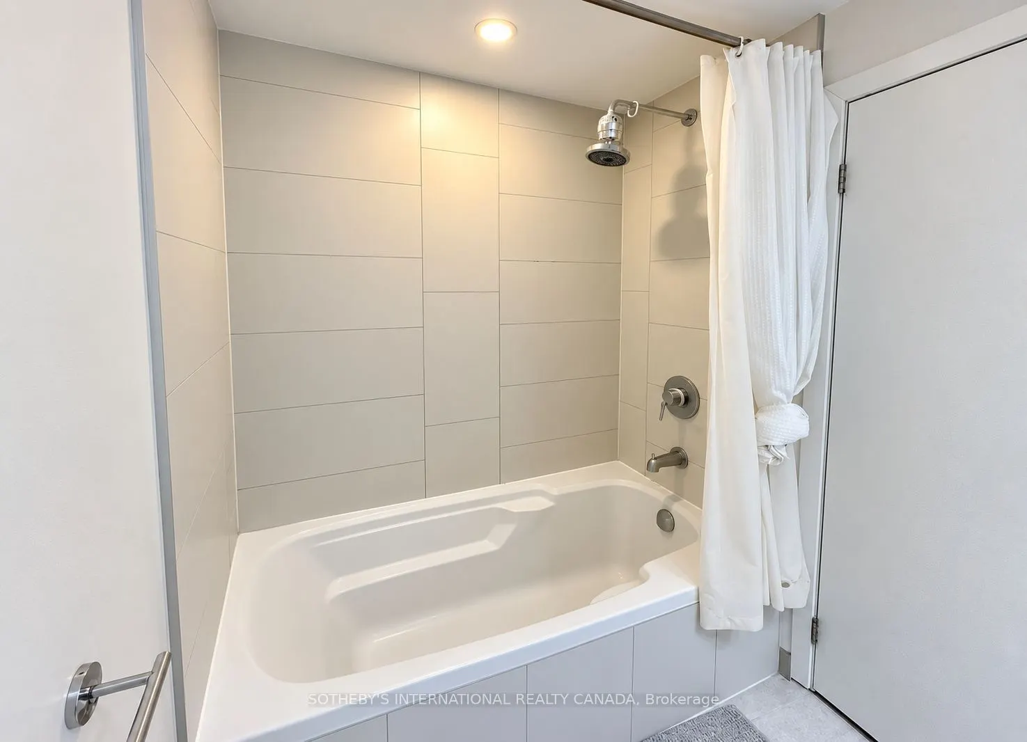 20 Richardson Street #816