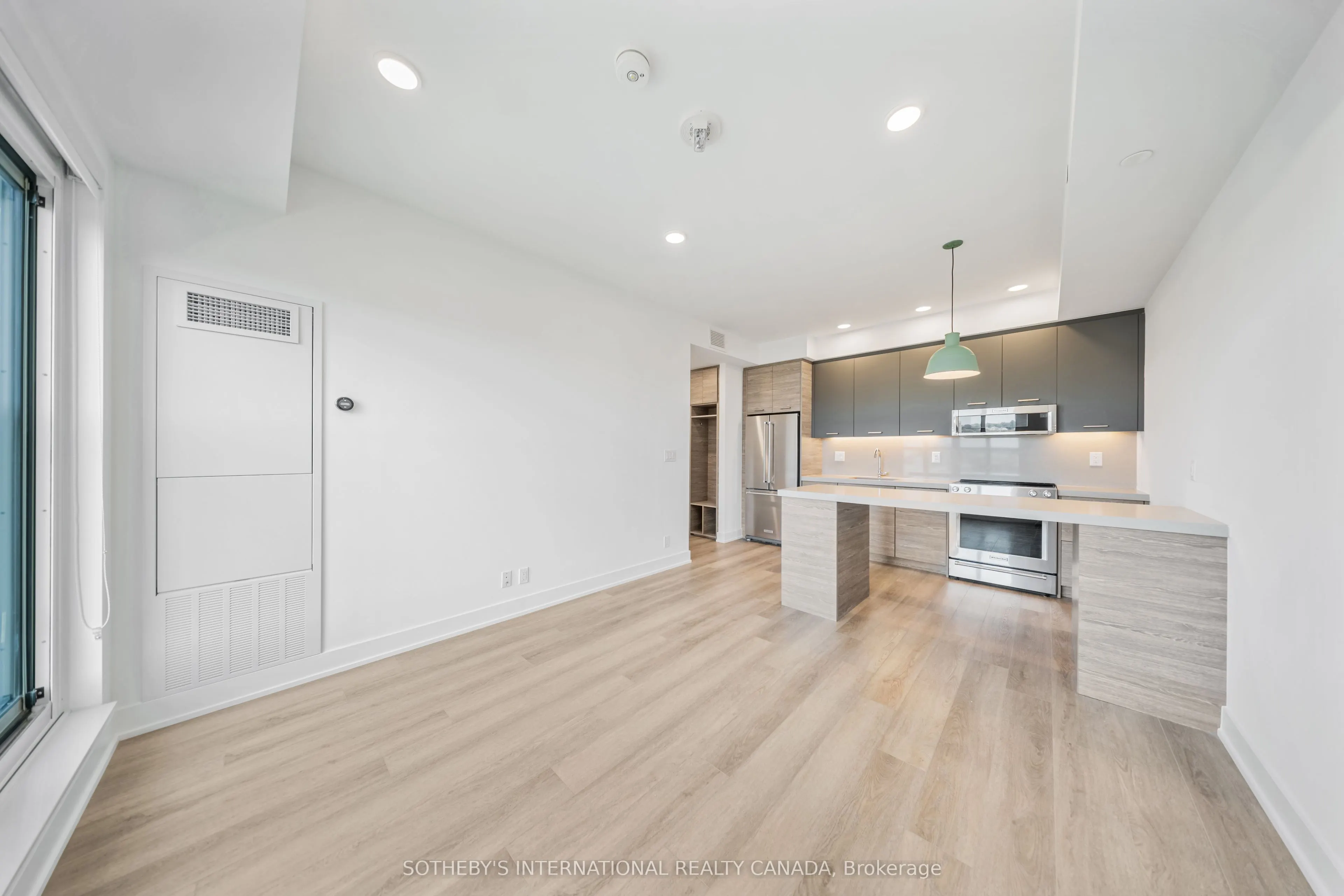 484 Spadina Avenue #705