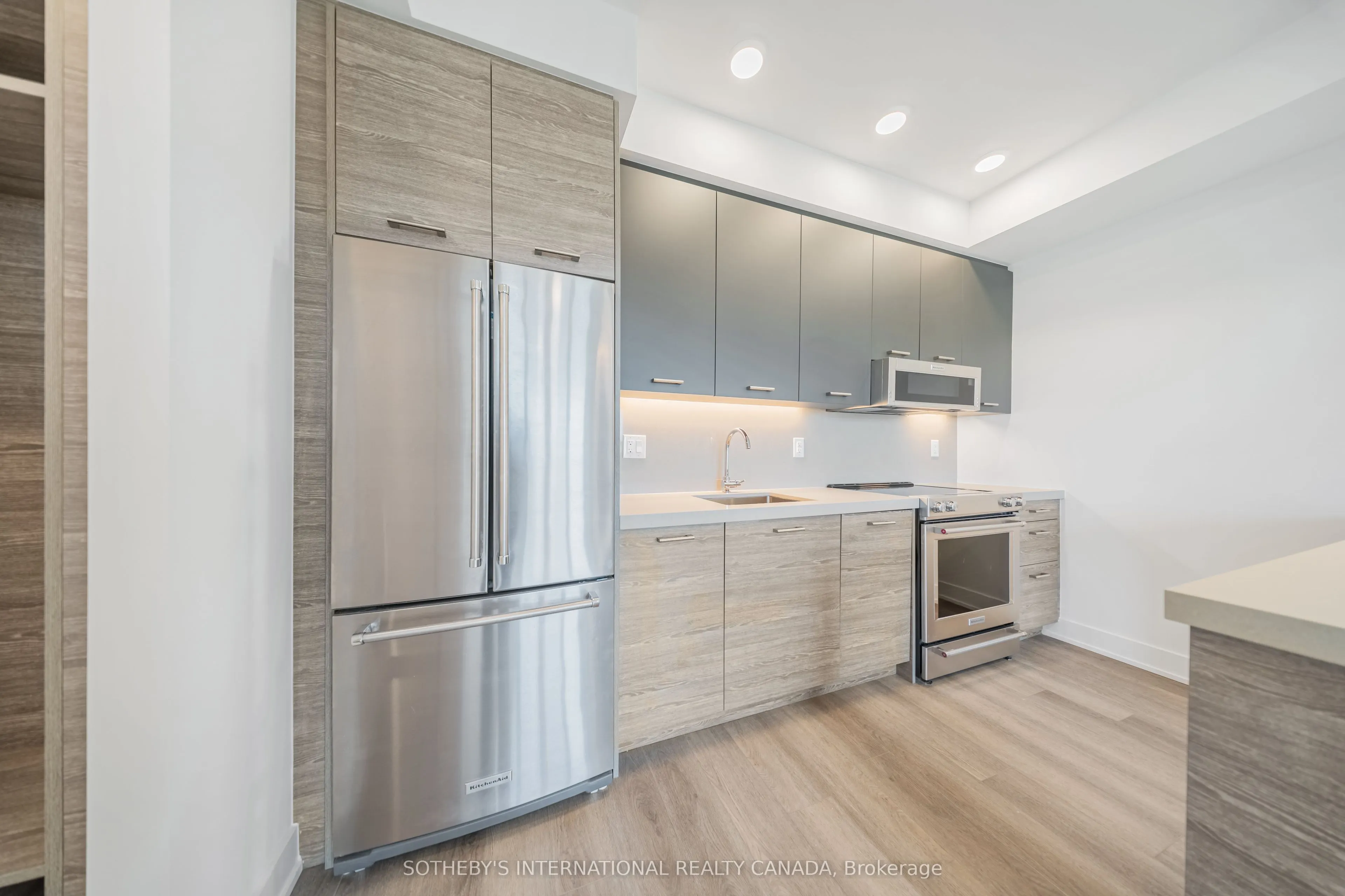 484 Spadina Avenue #705