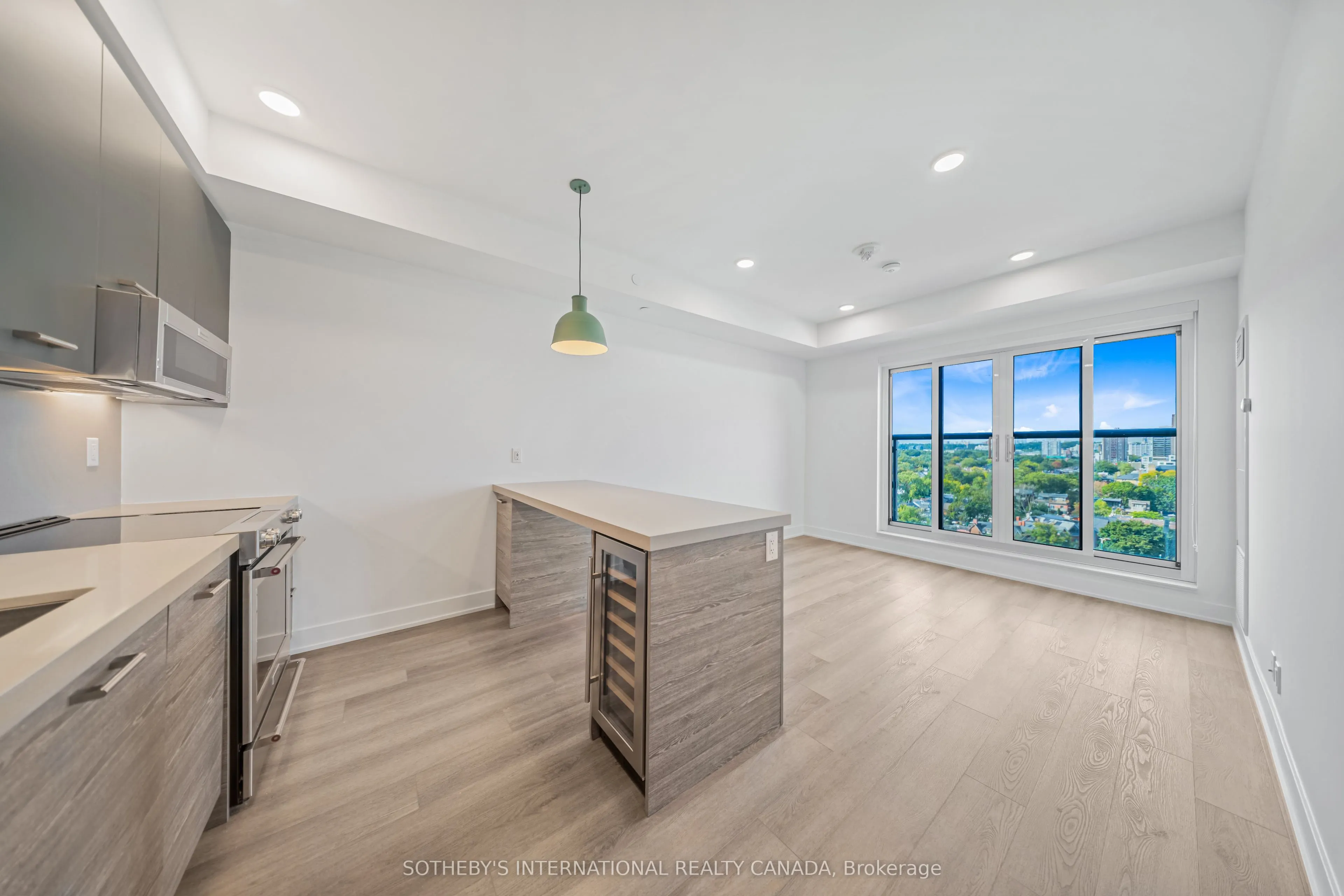 484 Spadina Avenue #705