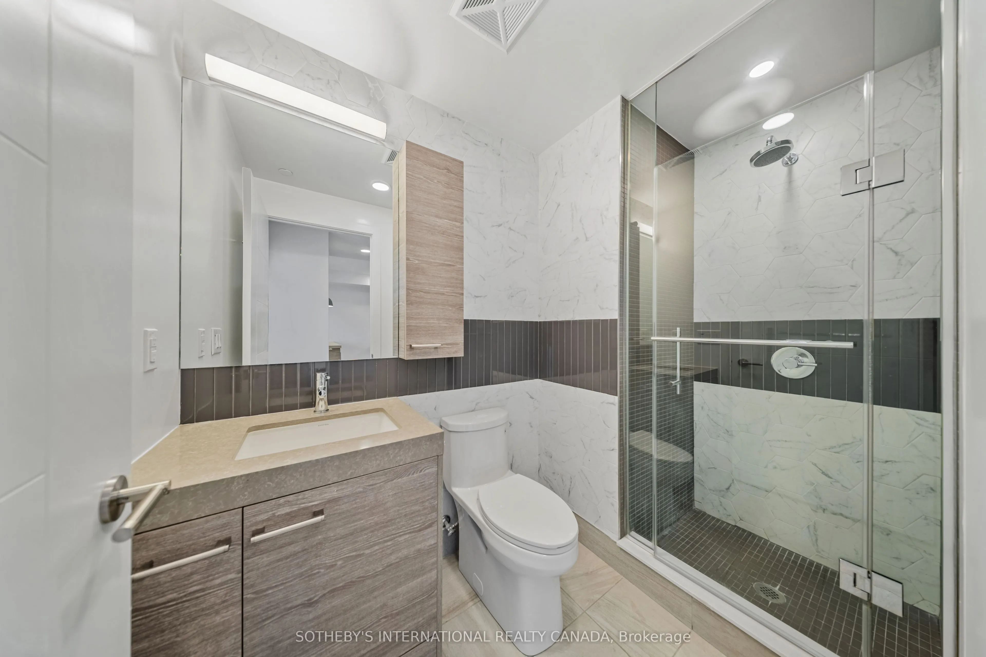 484 Spadina Avenue #705