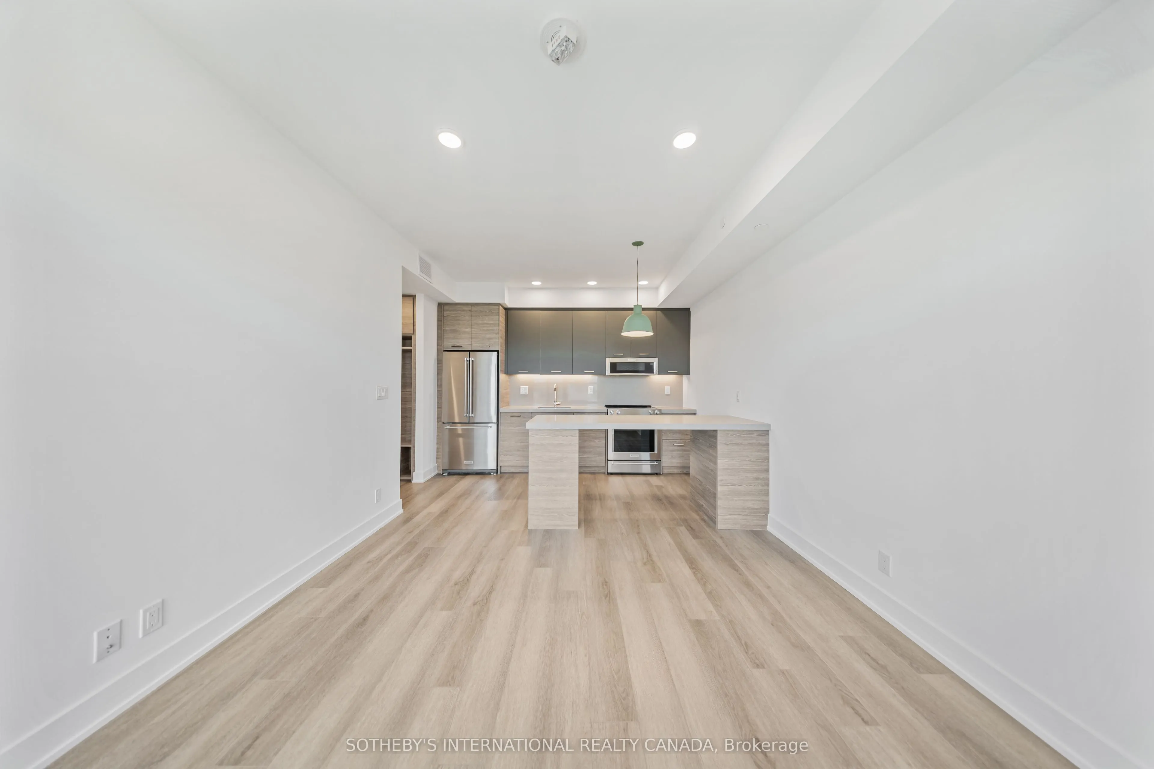 484 Spadina Avenue #705