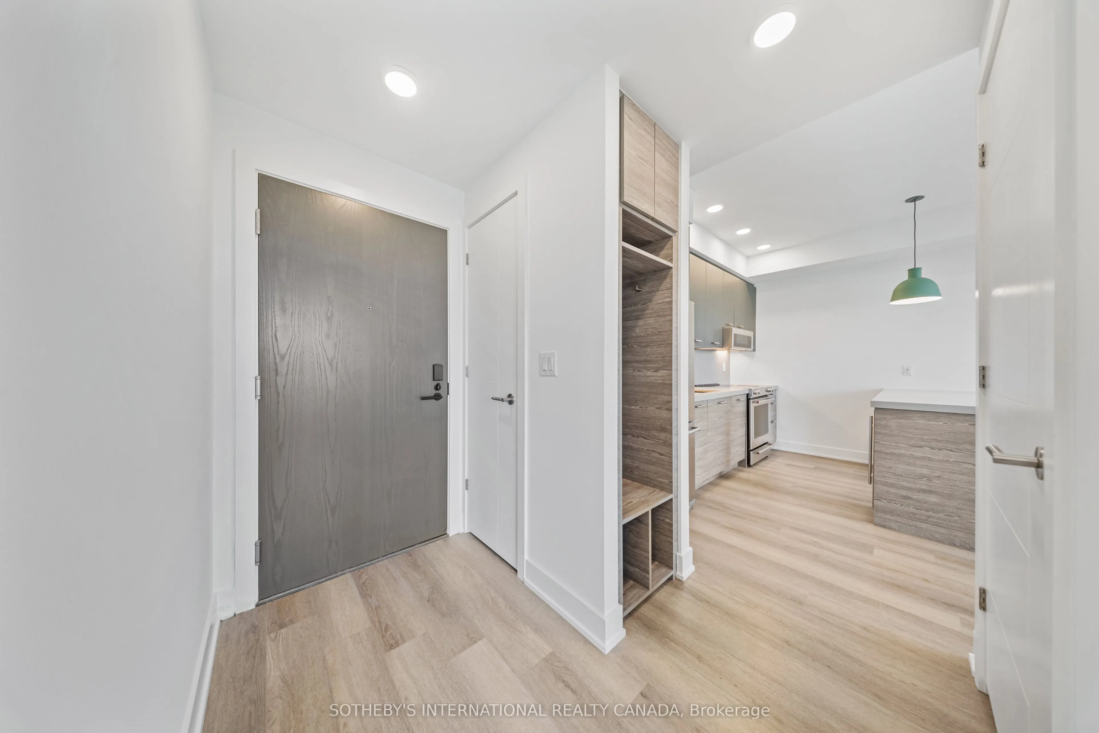 484 Spadina Avenue #404