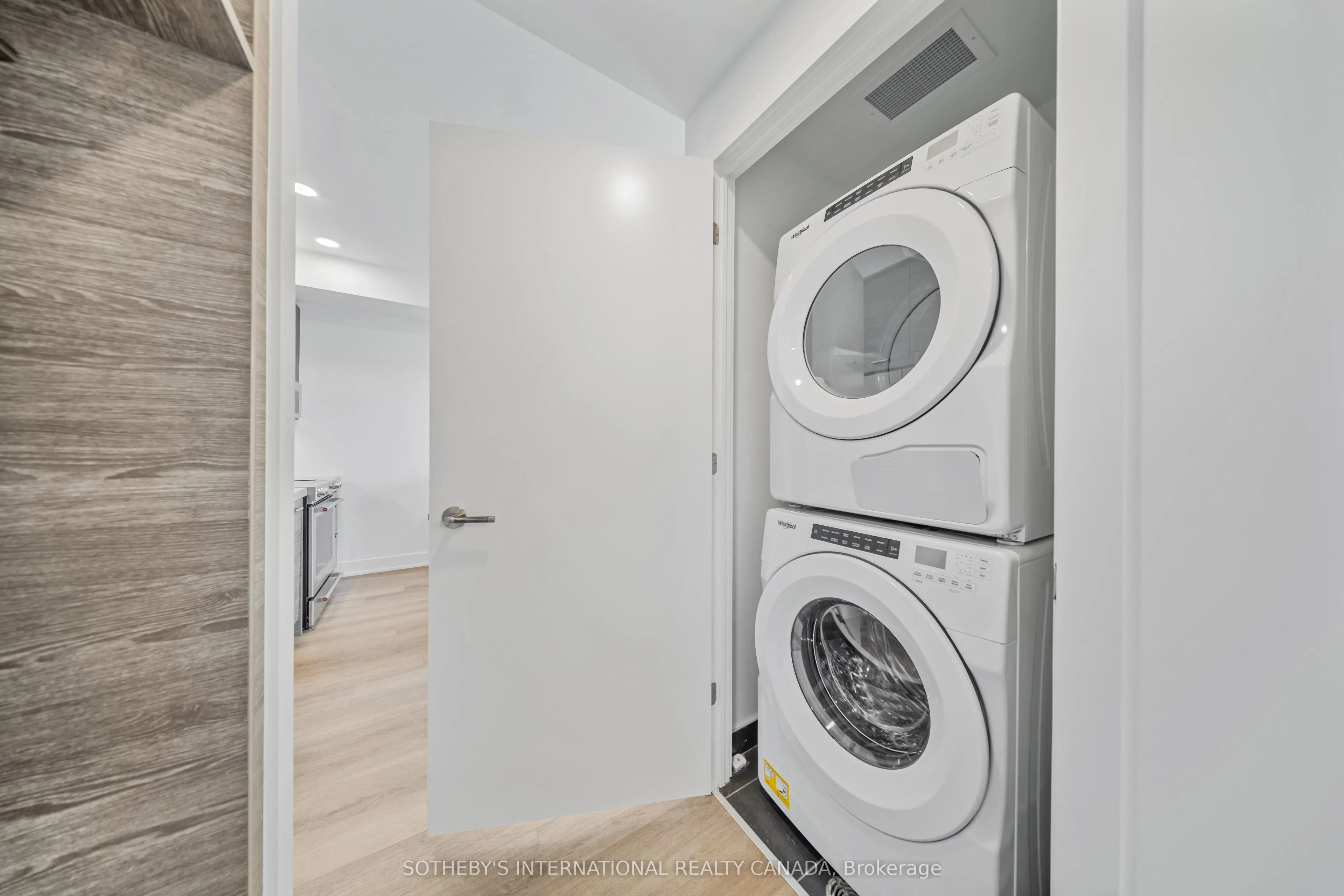 484 Spadina Avenue #404