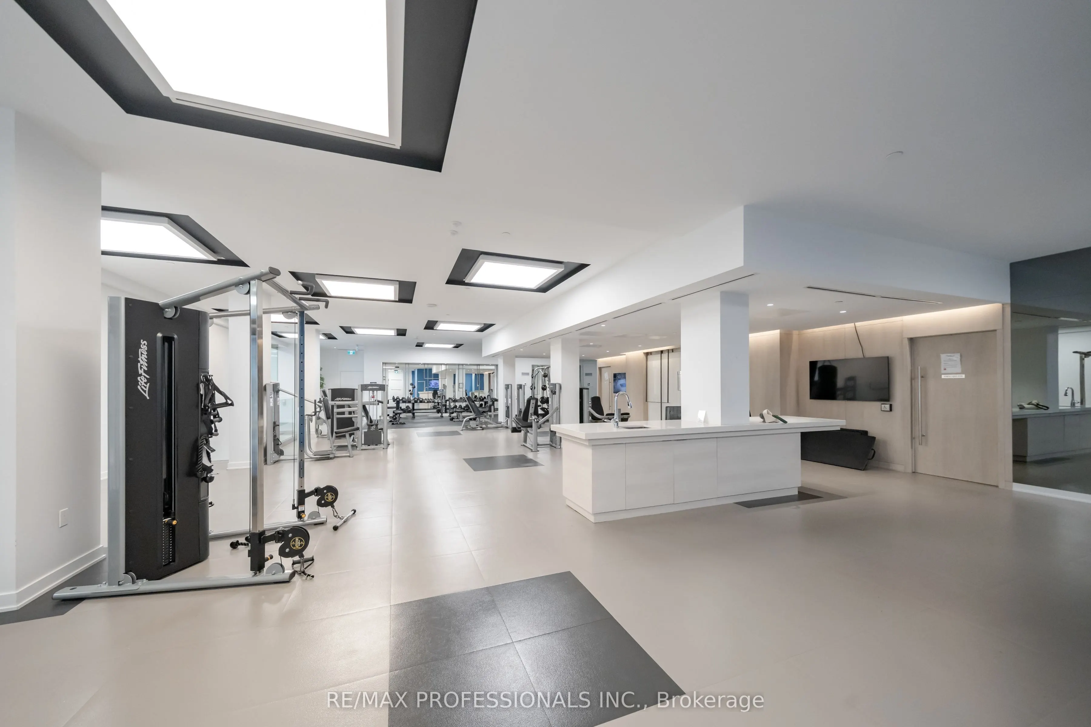 99 Broadway Avenue #2103