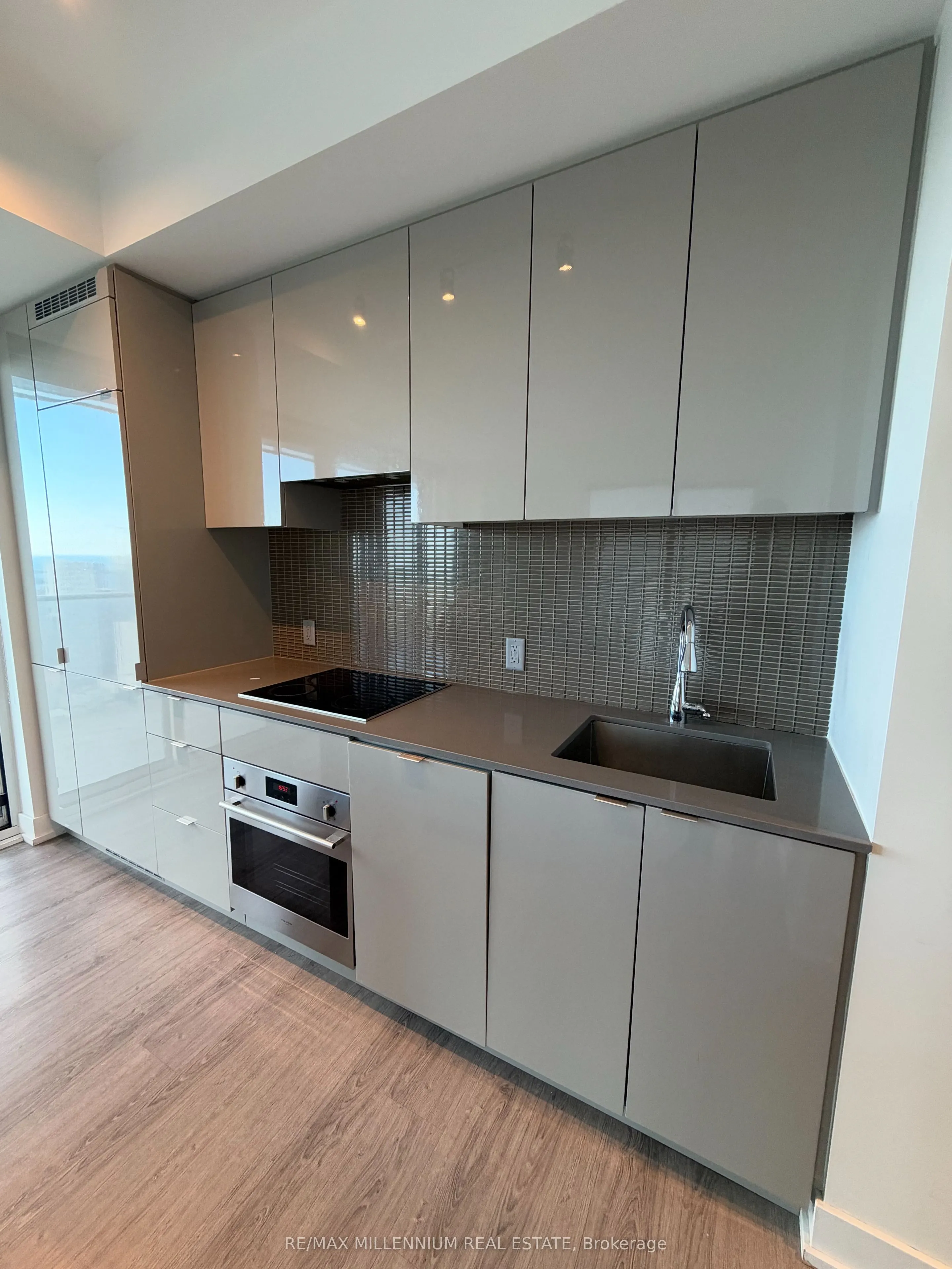 7 Grenville Street #5710