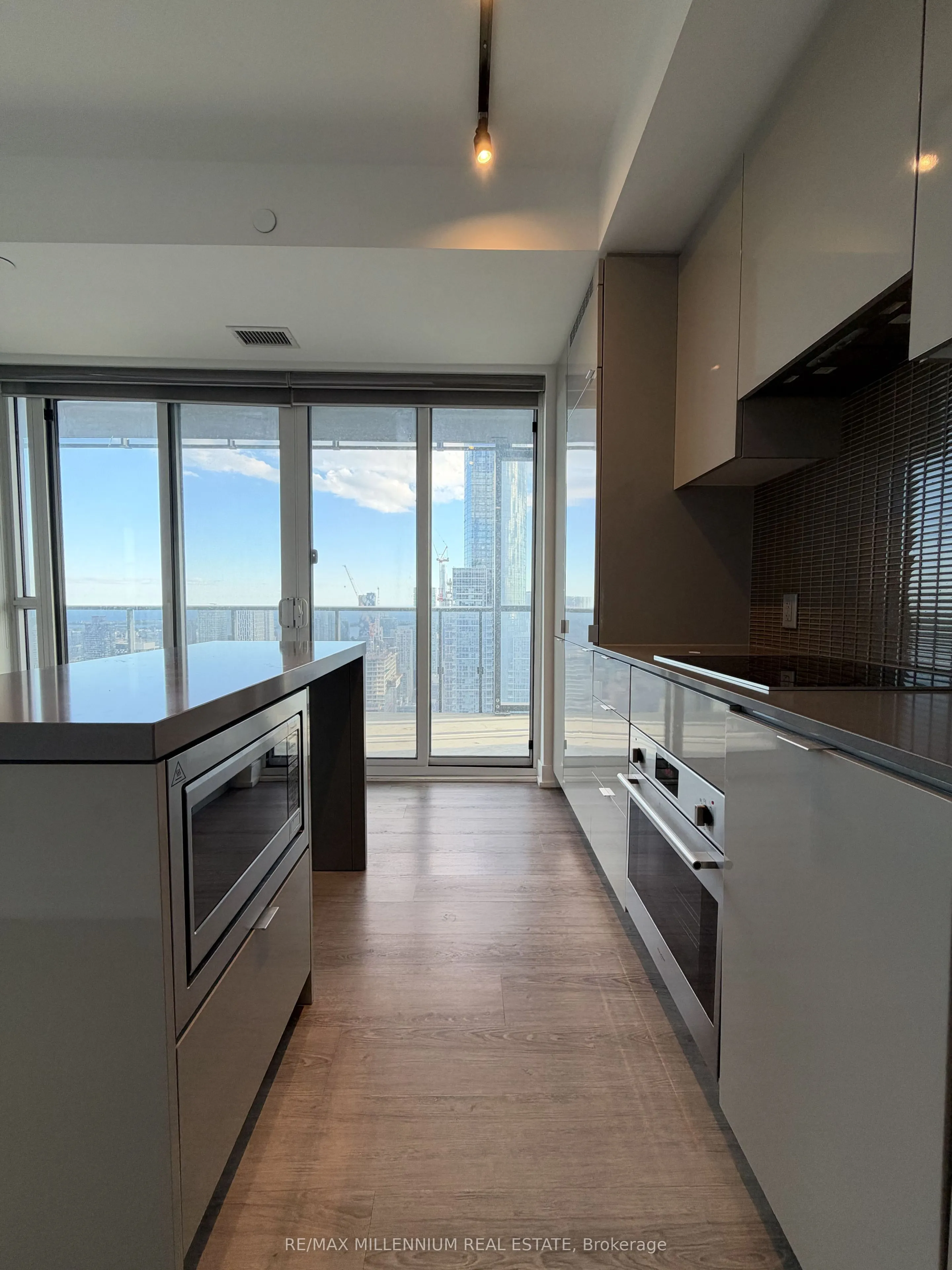 7 Grenville Street #5710