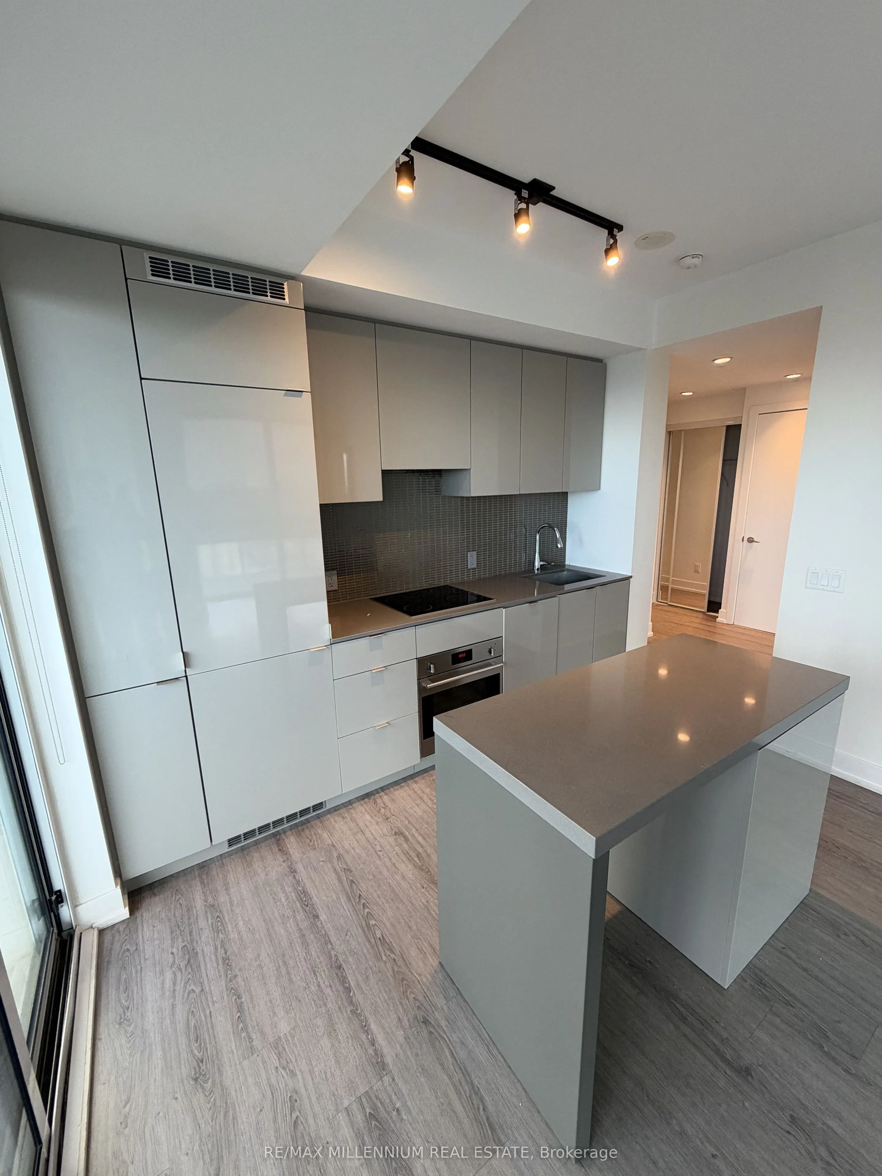 7 Grenville Street #5710