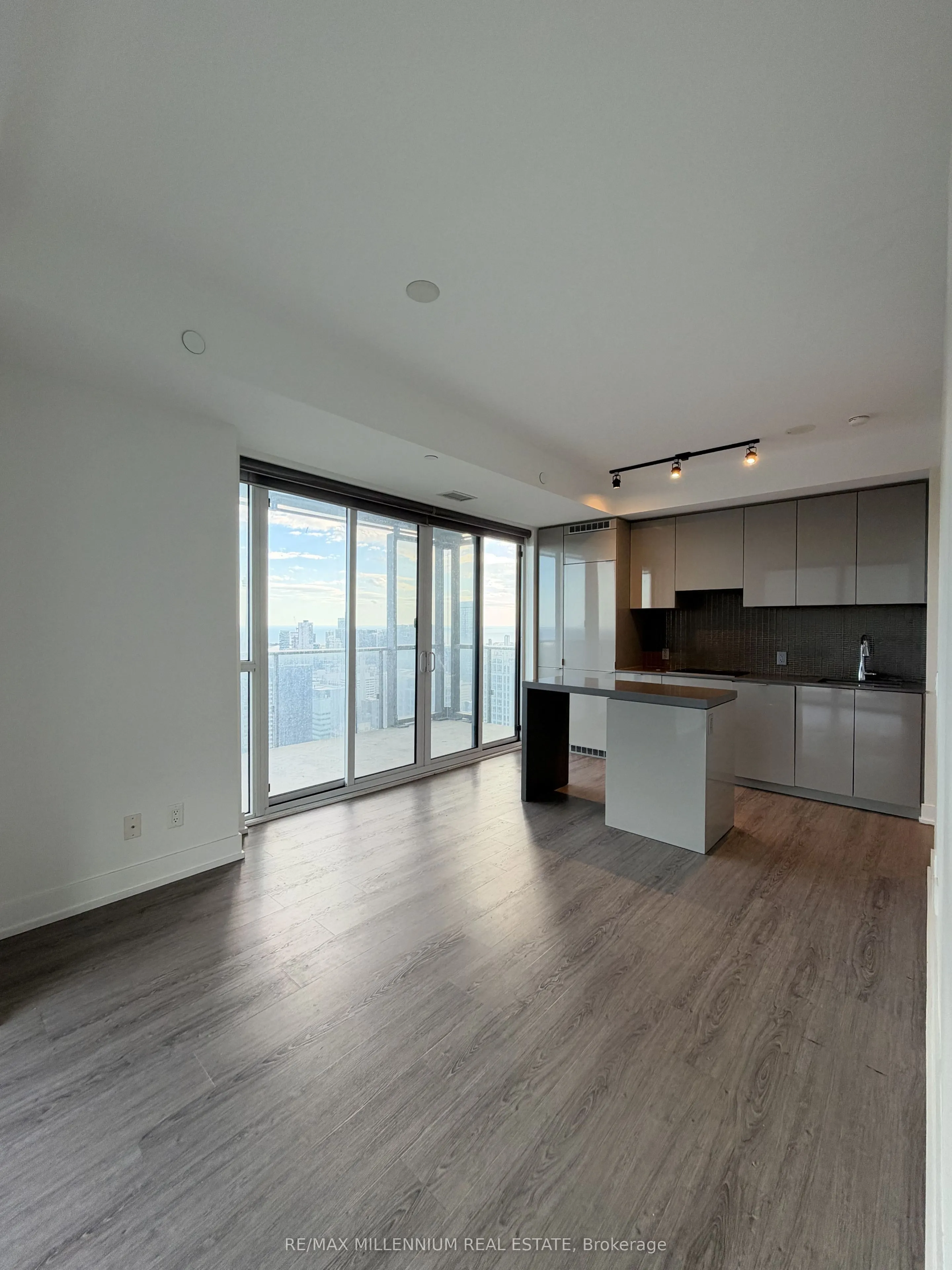 7 Grenville Street #5710