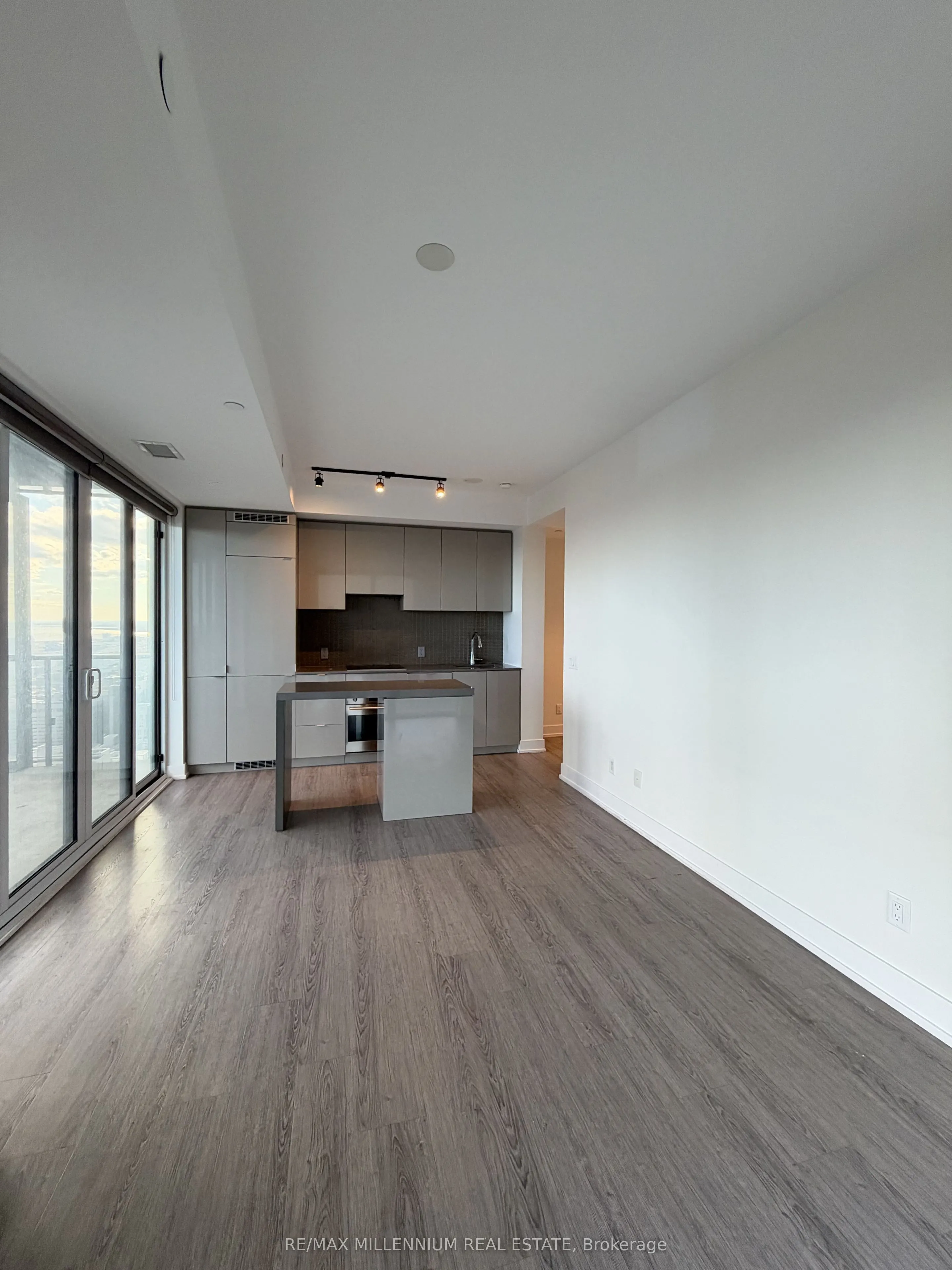 7 Grenville Street #5710