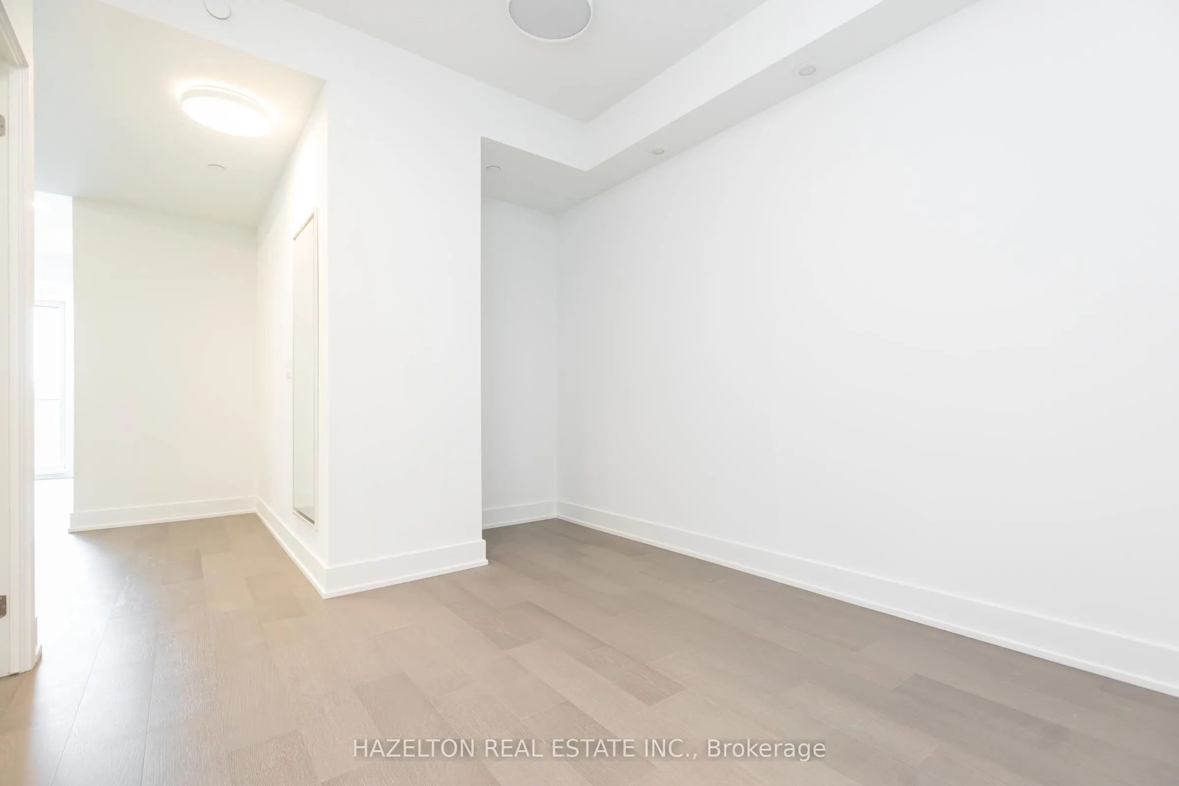 8 Manor Road W #605
