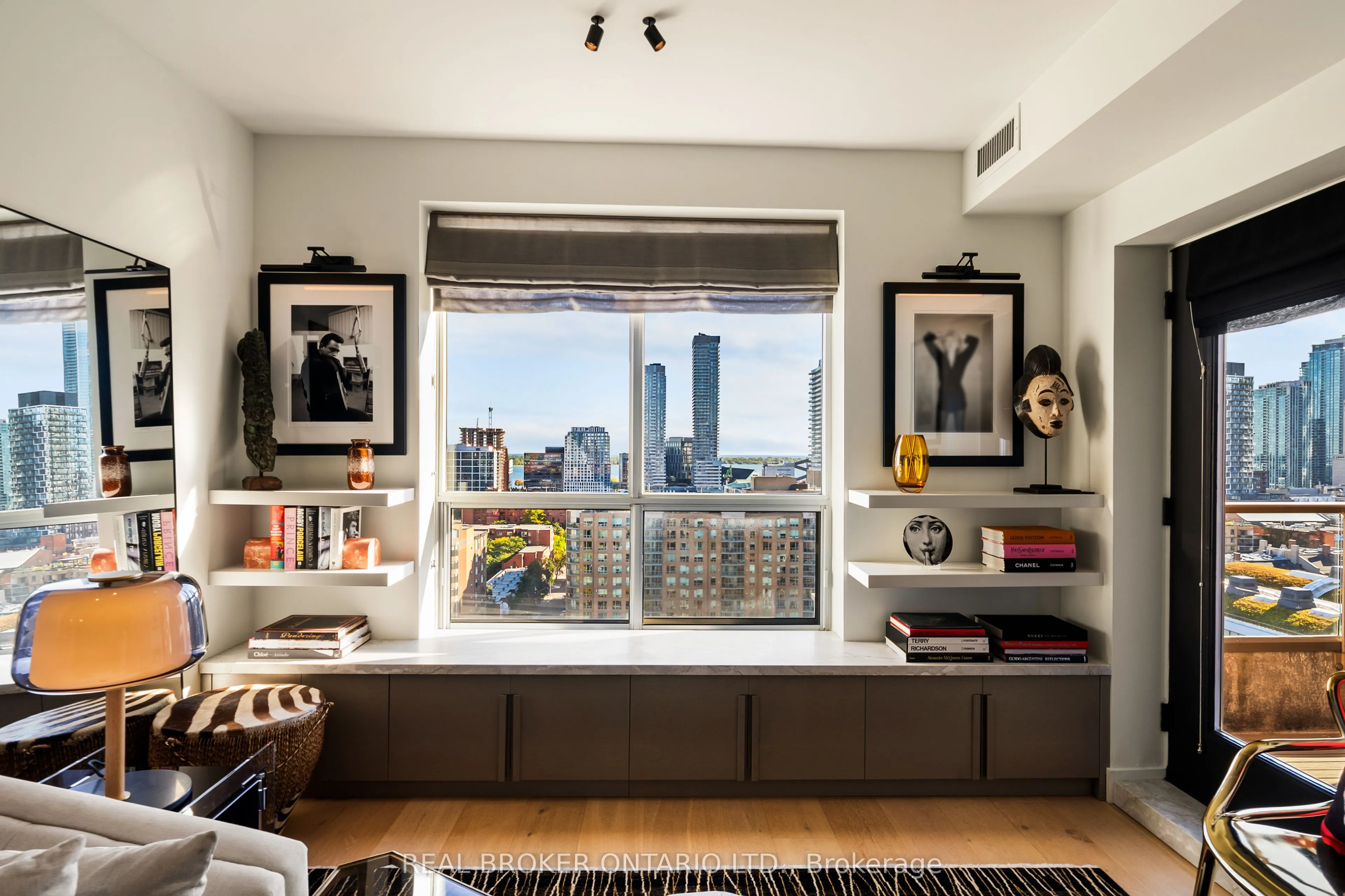 168 King Street E #1604