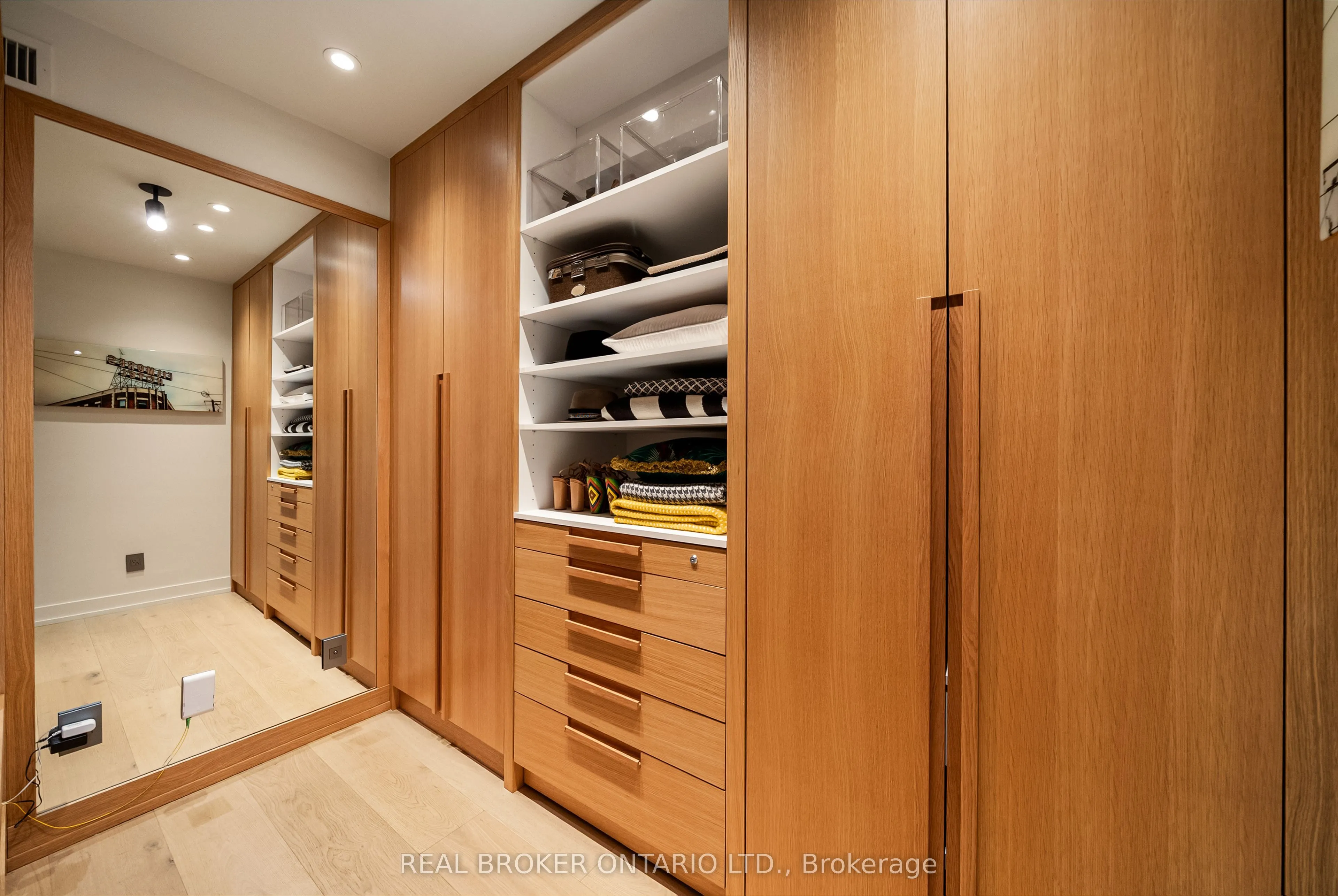 168 King Street E #1604