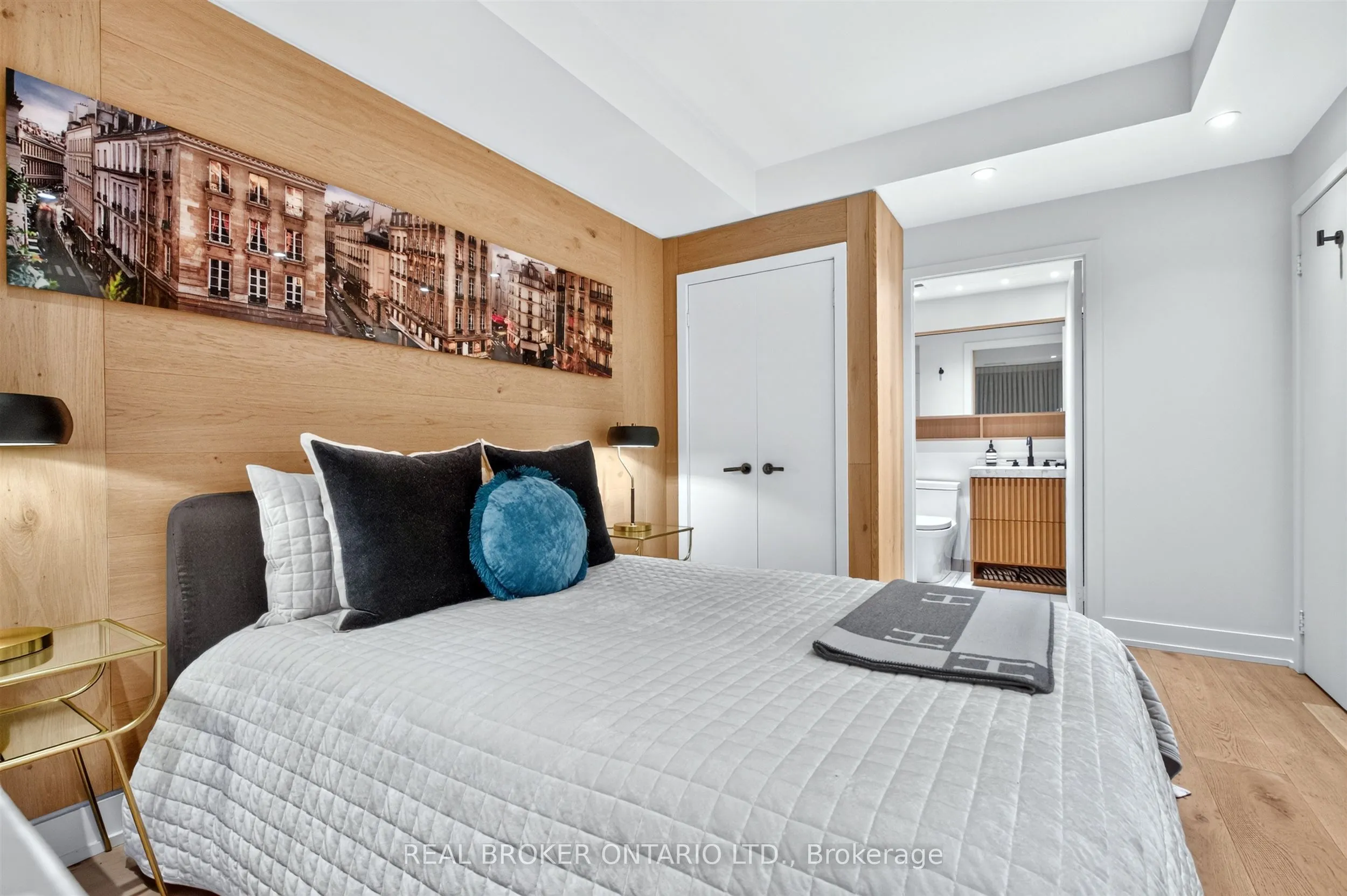 168 King Street E #1604