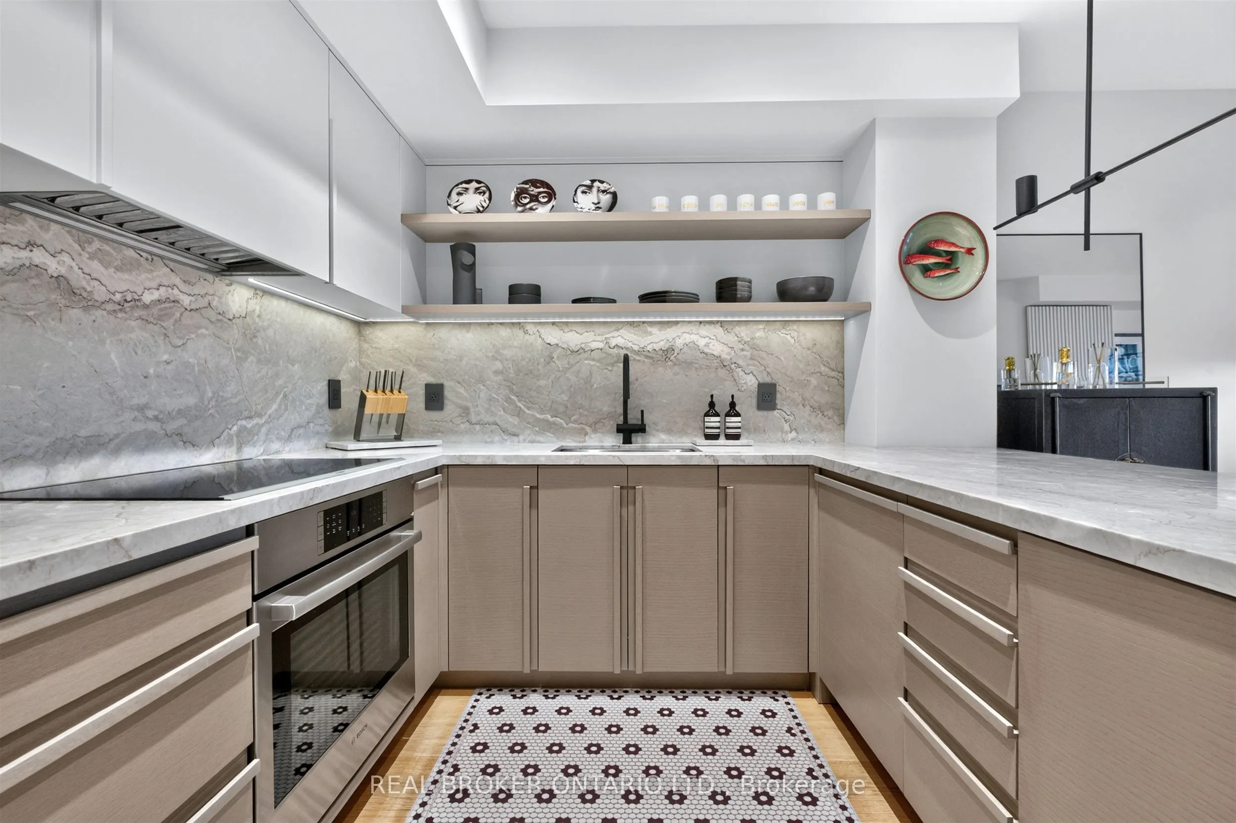 168 King Street E #1604