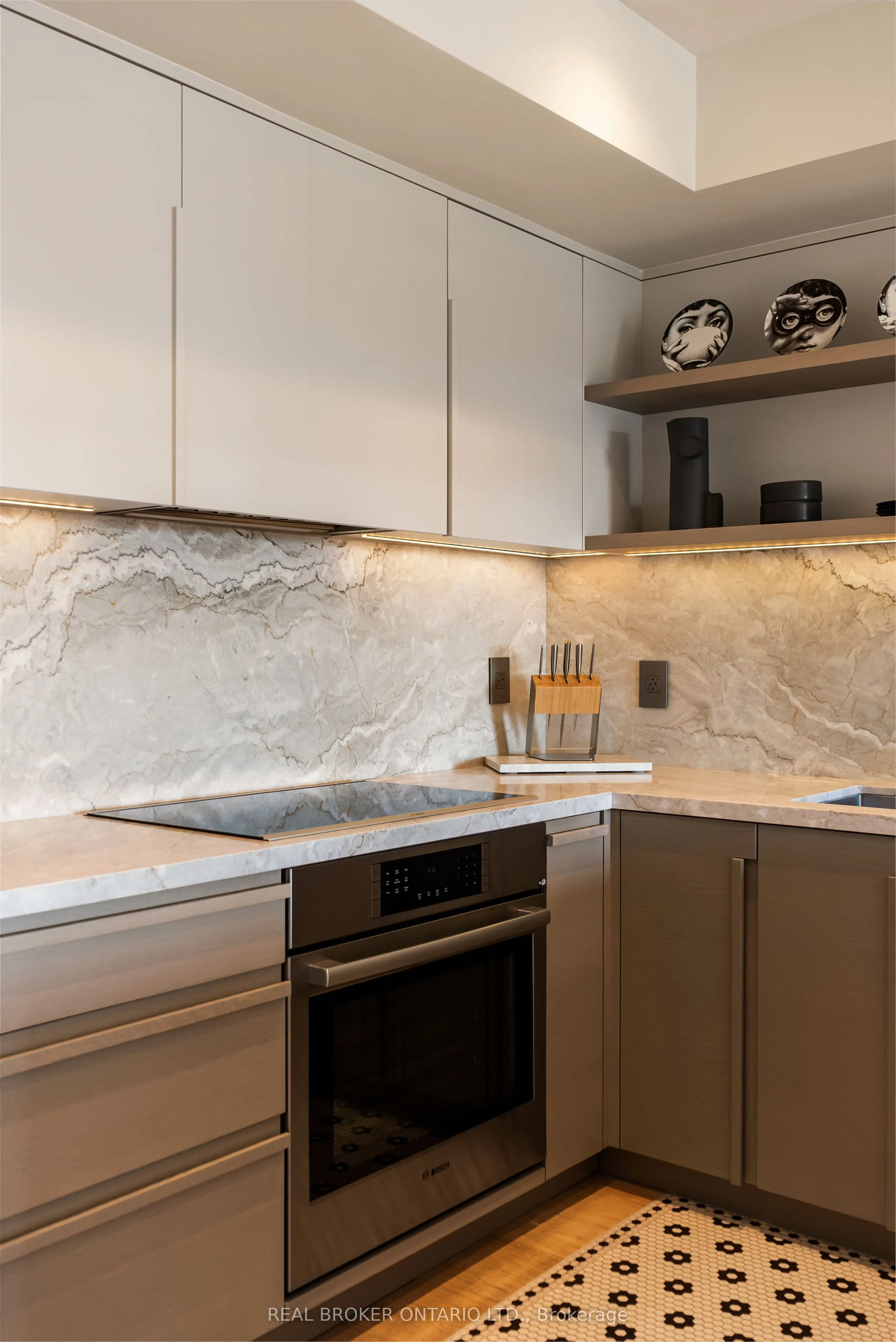 168 King Street E #1604