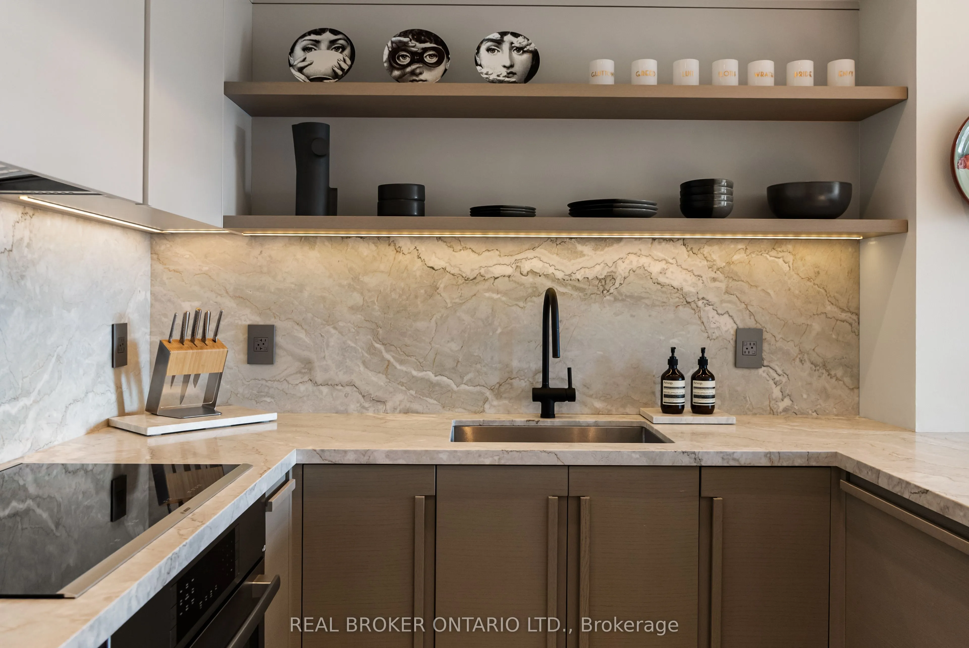 168 King Street E #1604